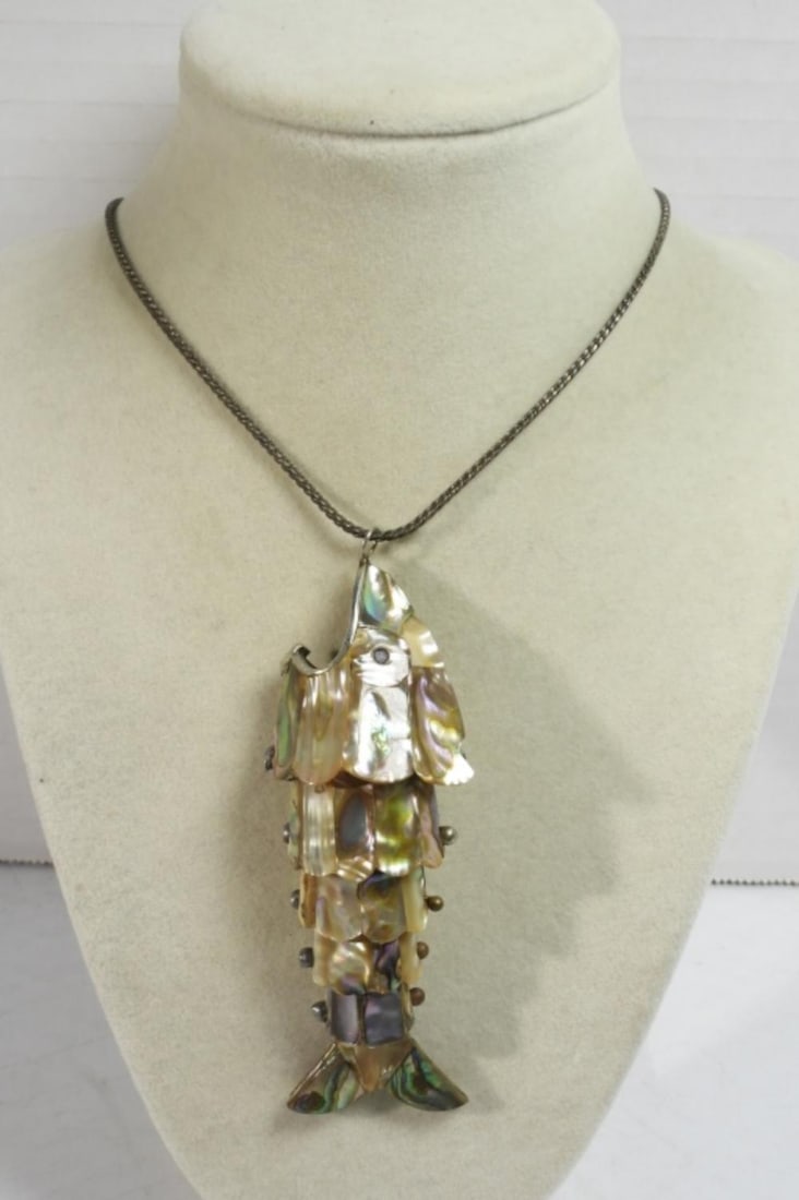 VINTAGE ABALONE ARTICULATED FISH (1 of 4)