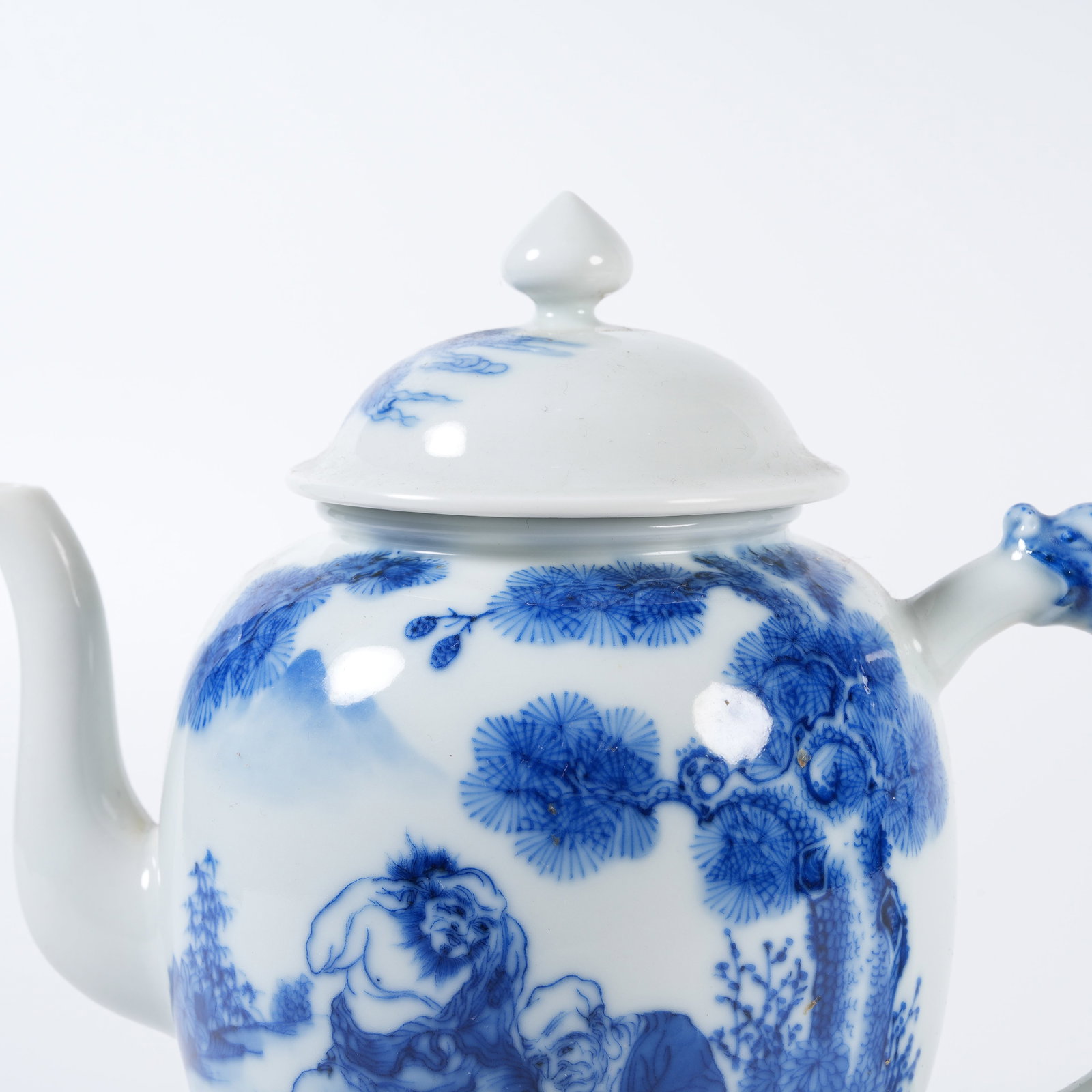 A UNDERGLAZE BLUE ARHAT PATTERN EWER - 2