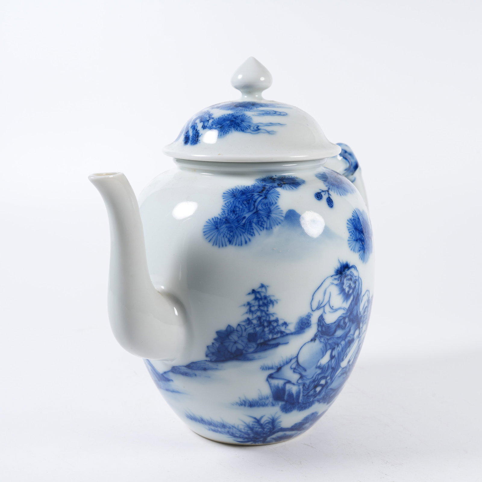 A UNDERGLAZE BLUE ARHAT PATTERN EWER - 6