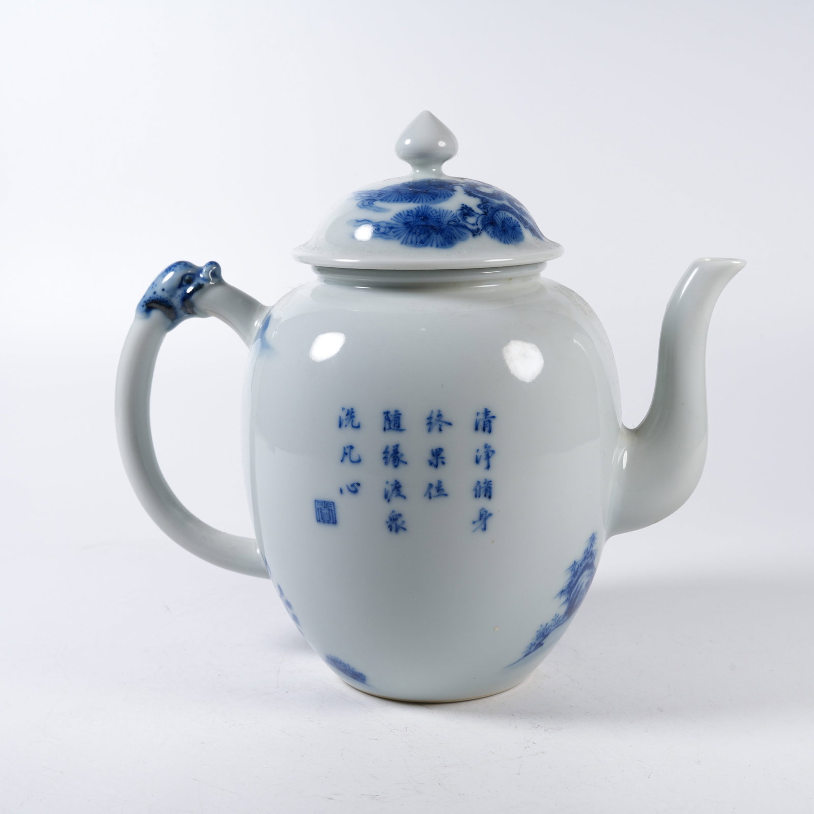 A UNDERGLAZE BLUE ARHAT PATTERN EWER - 7