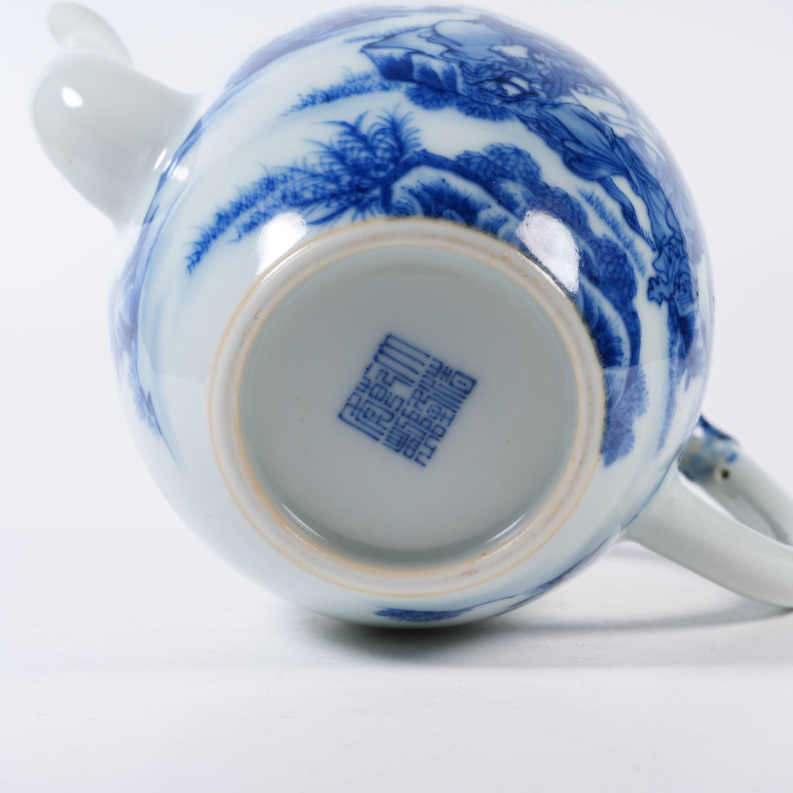 A UNDERGLAZE BLUE ARHAT PATTERN EWER - 9