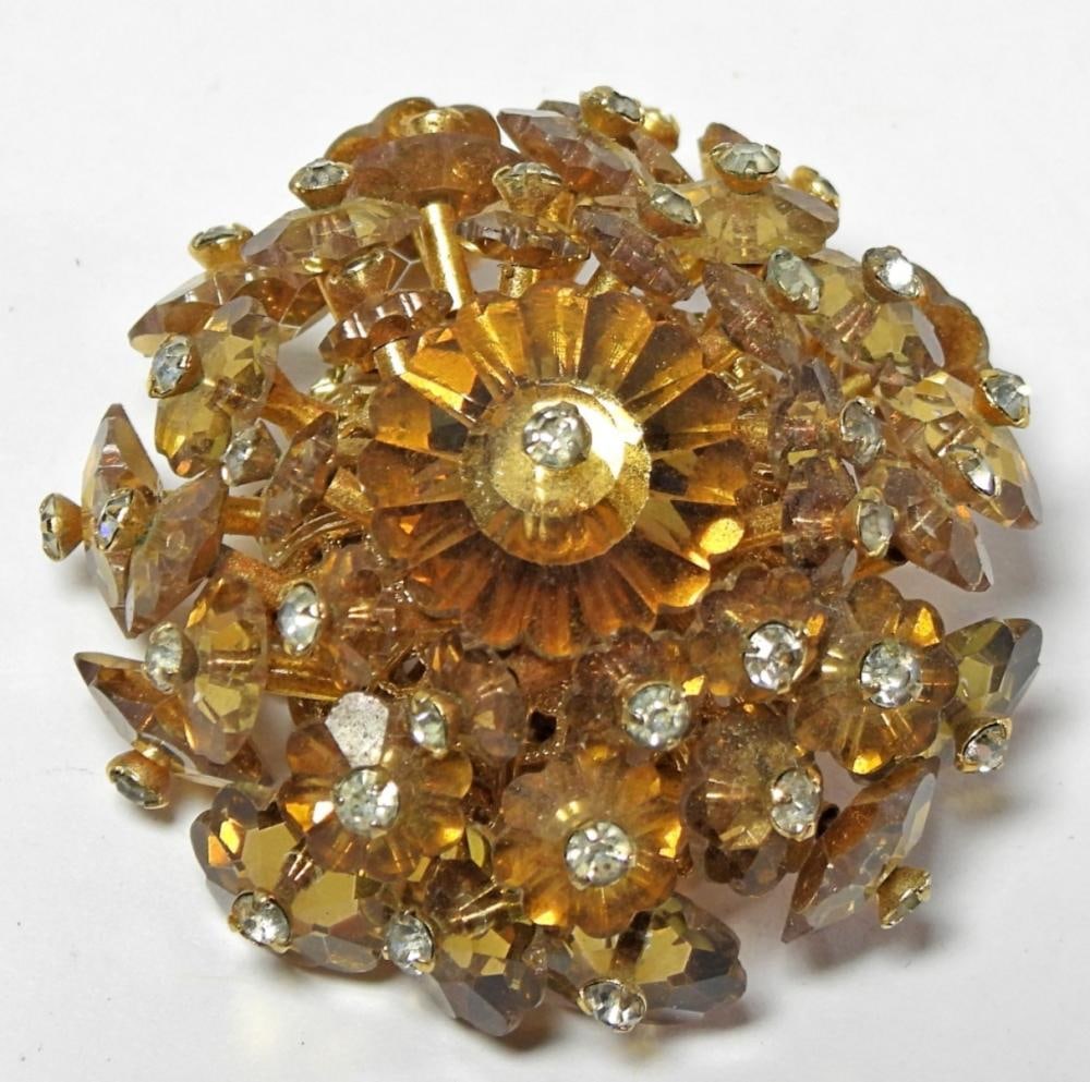 SPARKLY FASHION BROOCH PIN (1 of 2)