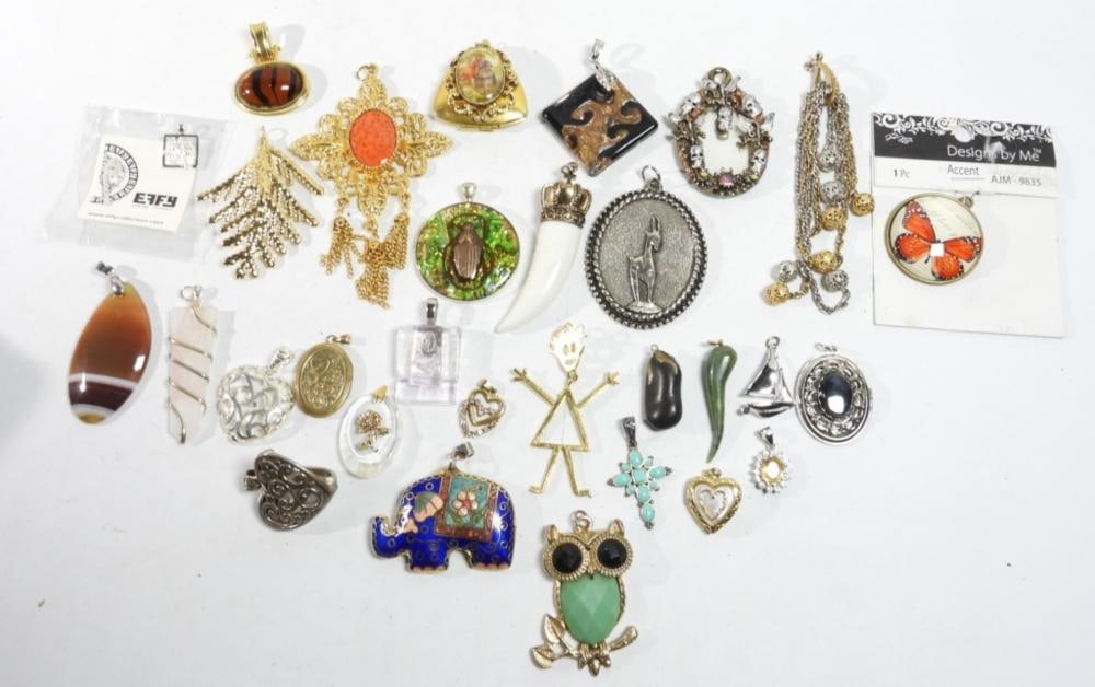 (30) PENDANTS - FUN FASHION LOT (1 of 3)
