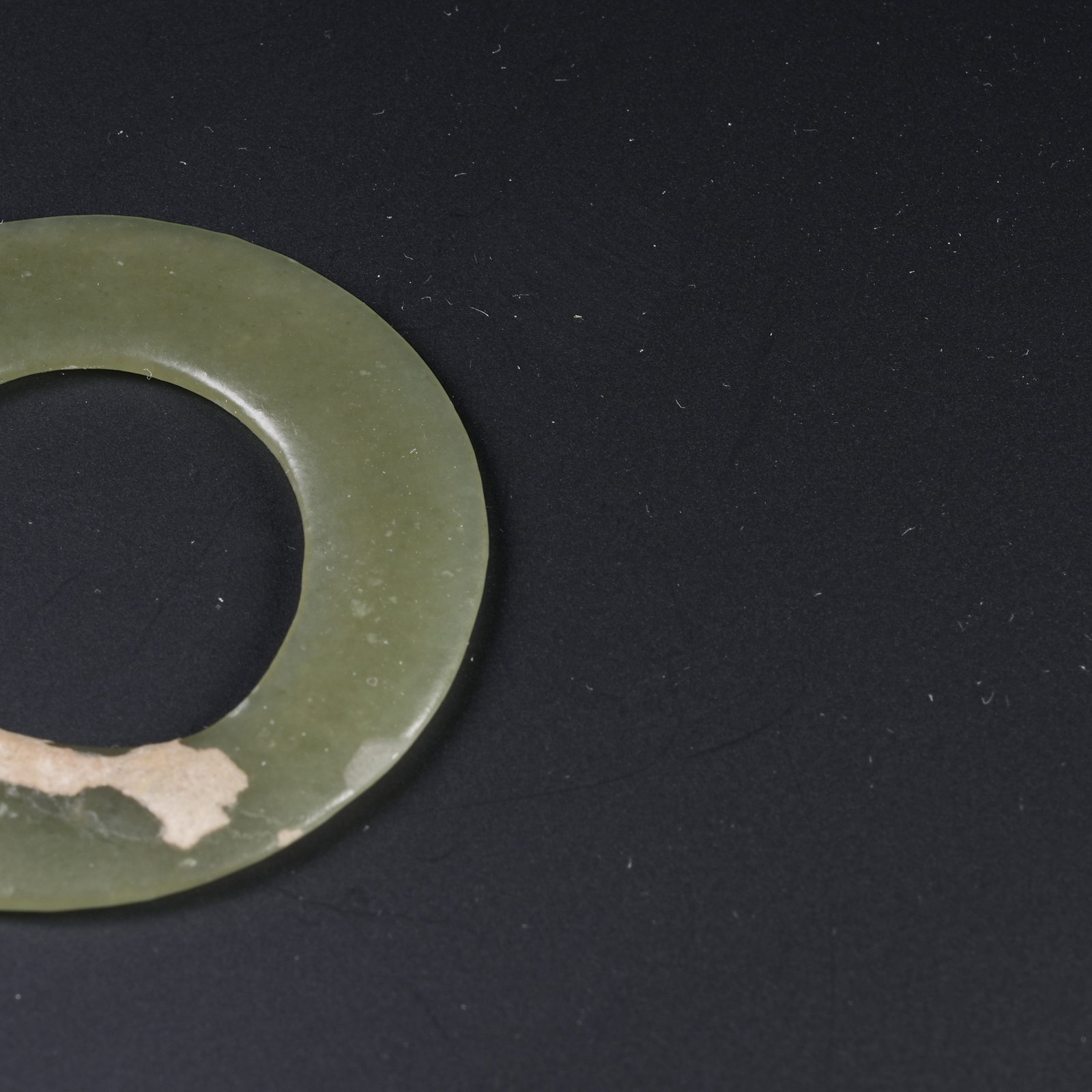 A ANCIENT JADE RING - 2