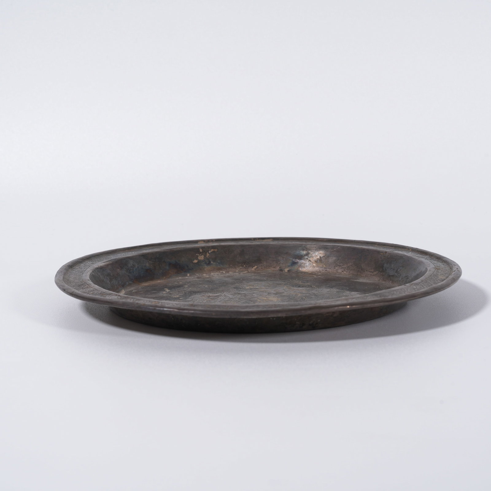 A SILVER FLOWER?PATTERN PLATE - 7
