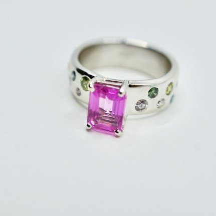 A Pink Sapphire and Colored Diamond Ring 14K (1 of 4)