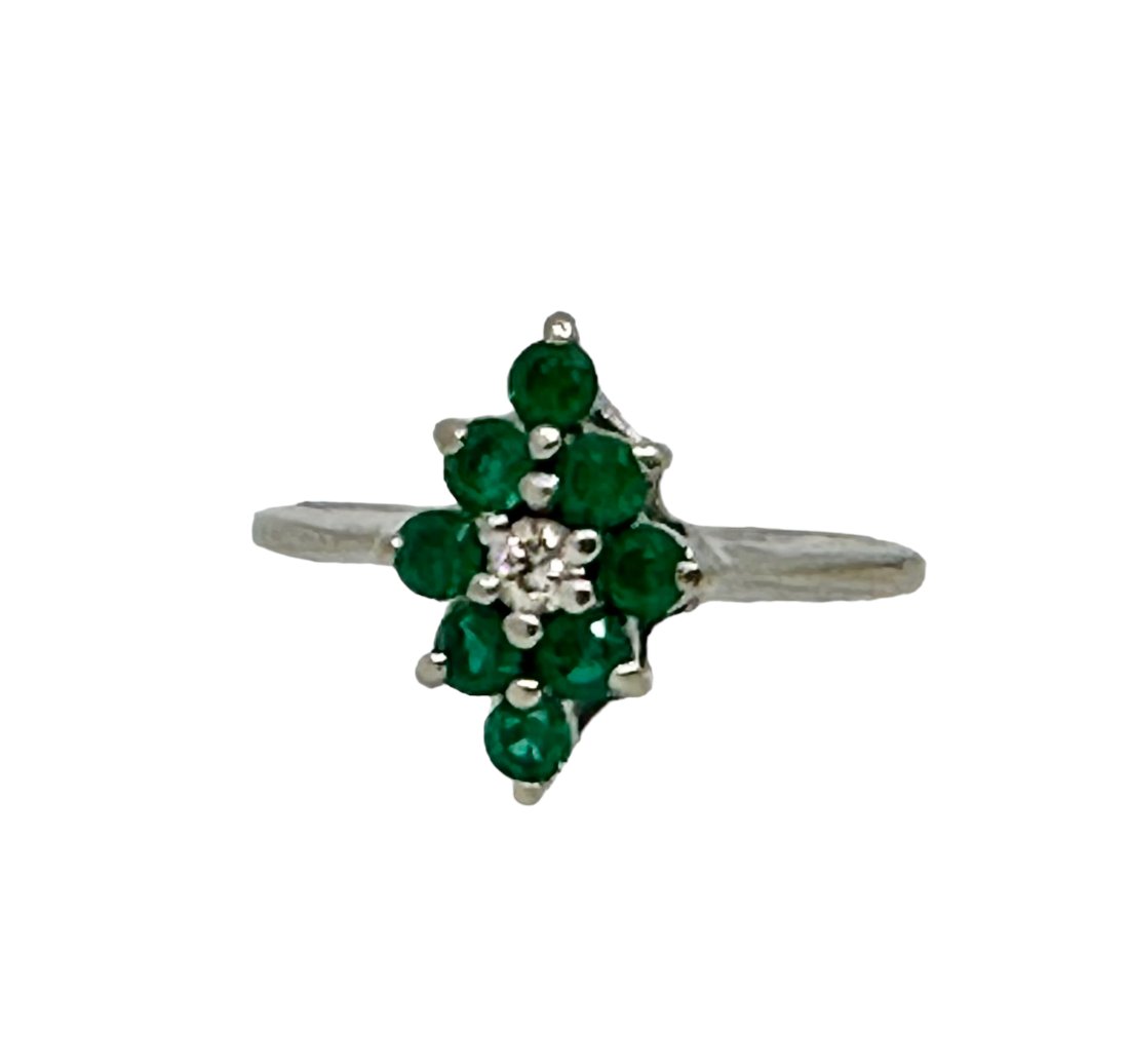 Emerald & Diamond Ring 14K - NO RESERVE: 14K White Gold Emerald & Diamond Ring • Size 6.5 *Can be resized • 2.5 Grams