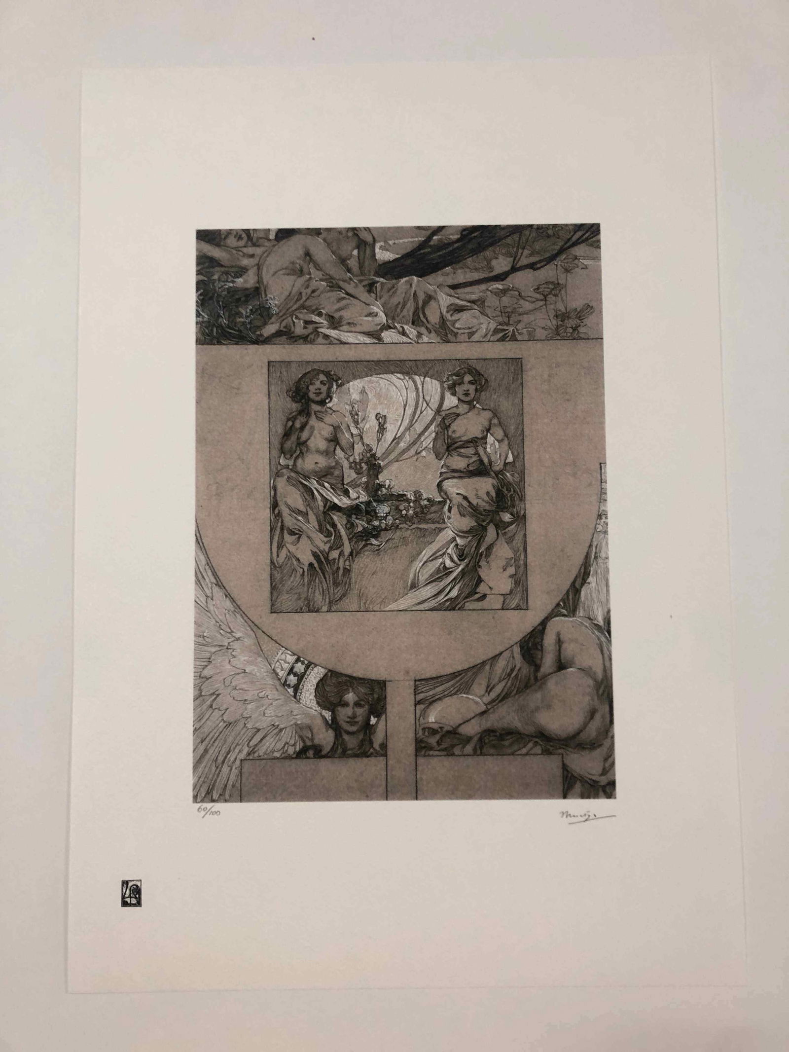 Alphonse Mucha litografia cm 50x70 con certificato: Alphonse Mucha litografia dimensione cm 50x70 timbro impresso LE PALMEcarta francesecertificato di autenticaedizione del 2010firma su lastra in stampaesemplari 100 maxla numerazione al momento della s