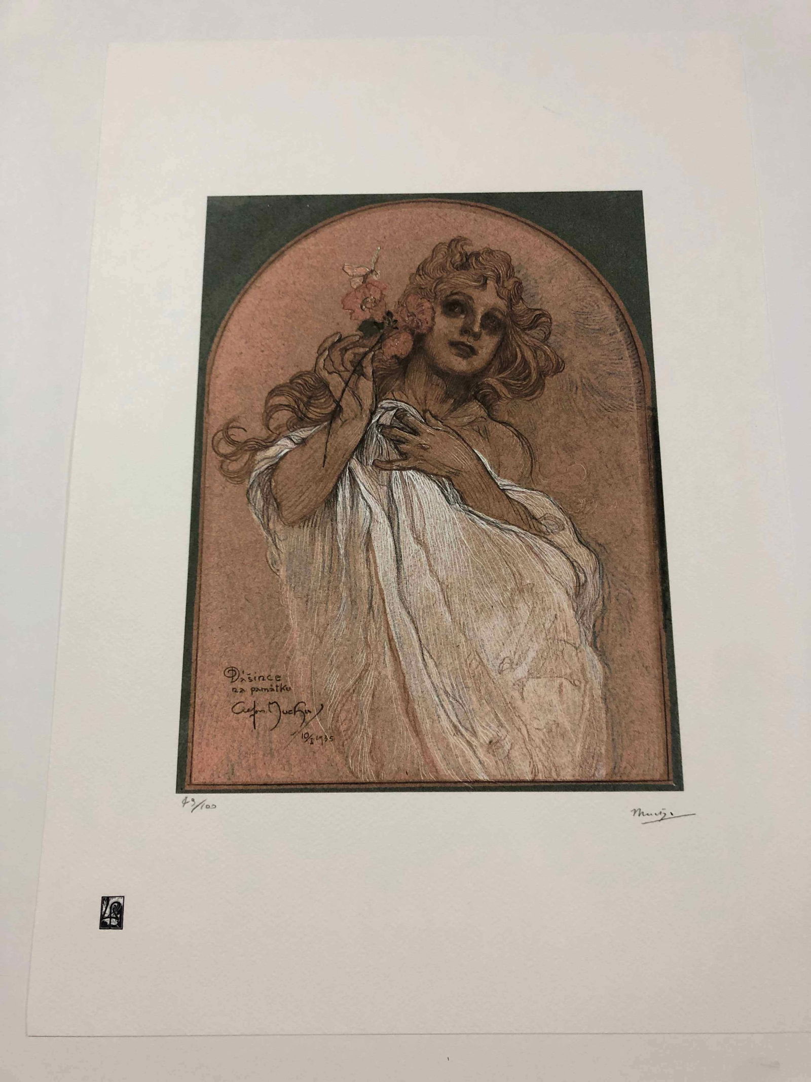 Alphonse Mucha litografia cm 50x70 con certificato: Alphonse Mucha litografia dimensione cm 50x70 timbro impresso LE PALMEcarta francesecertificato di autenticaedizione del 2010firma su lastra in stampaesemplari 100 maxla numerazione al momento della s
