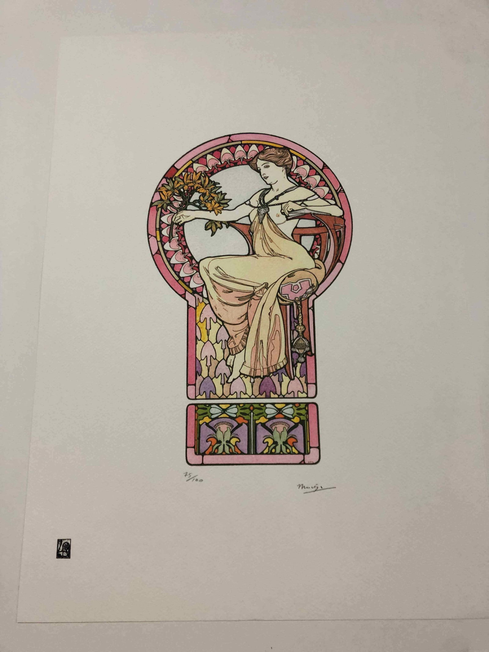 Alphonse Mucha litografia cm 50x70 con certificato: Alphonse Mucha litografia dimensione cm 50x70 timbro impresso LE PALMEcarta francesecertificato di autenticaedizione del 2010firma su lastra in stampaesemplari 100 maxla numerazione al momento della s