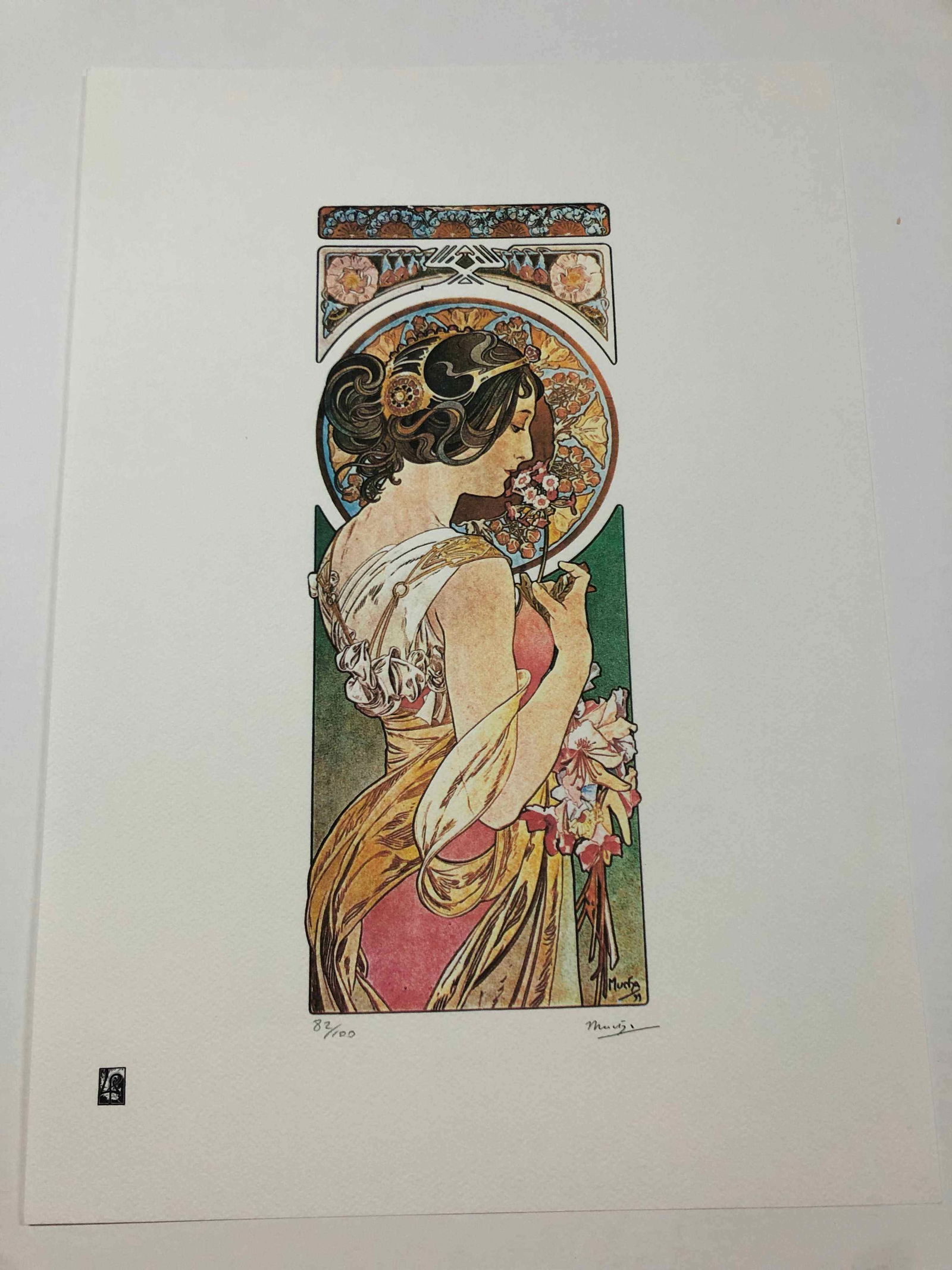 Alphonse Mucha litografia cm 50x70 con certificato: Alphonse Mucha litografia dimensione cm 50x70 timbro impresso LE PALMEcarta francesecertificato di autenticaedizione del 2010firma su lastra in stampaesemplari 100 maxla numerazione al momento della s