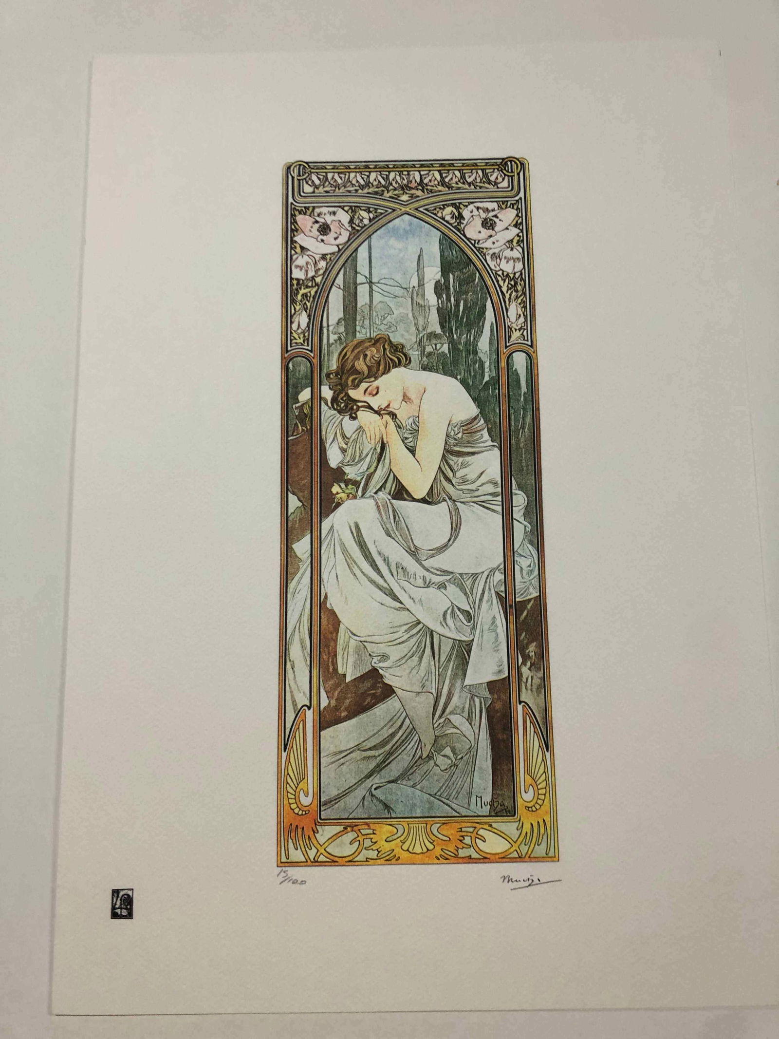 Alphonse Mucha litografia cm 50x70 con certificato: Alphonse Mucha litografia dimensione cm 50x70 timbro impresso LE PALMEcarta francesecertificato di autenticaedizione del 2010firma su lastra in stampaesemplari 100 maxla numerazione al momento della s