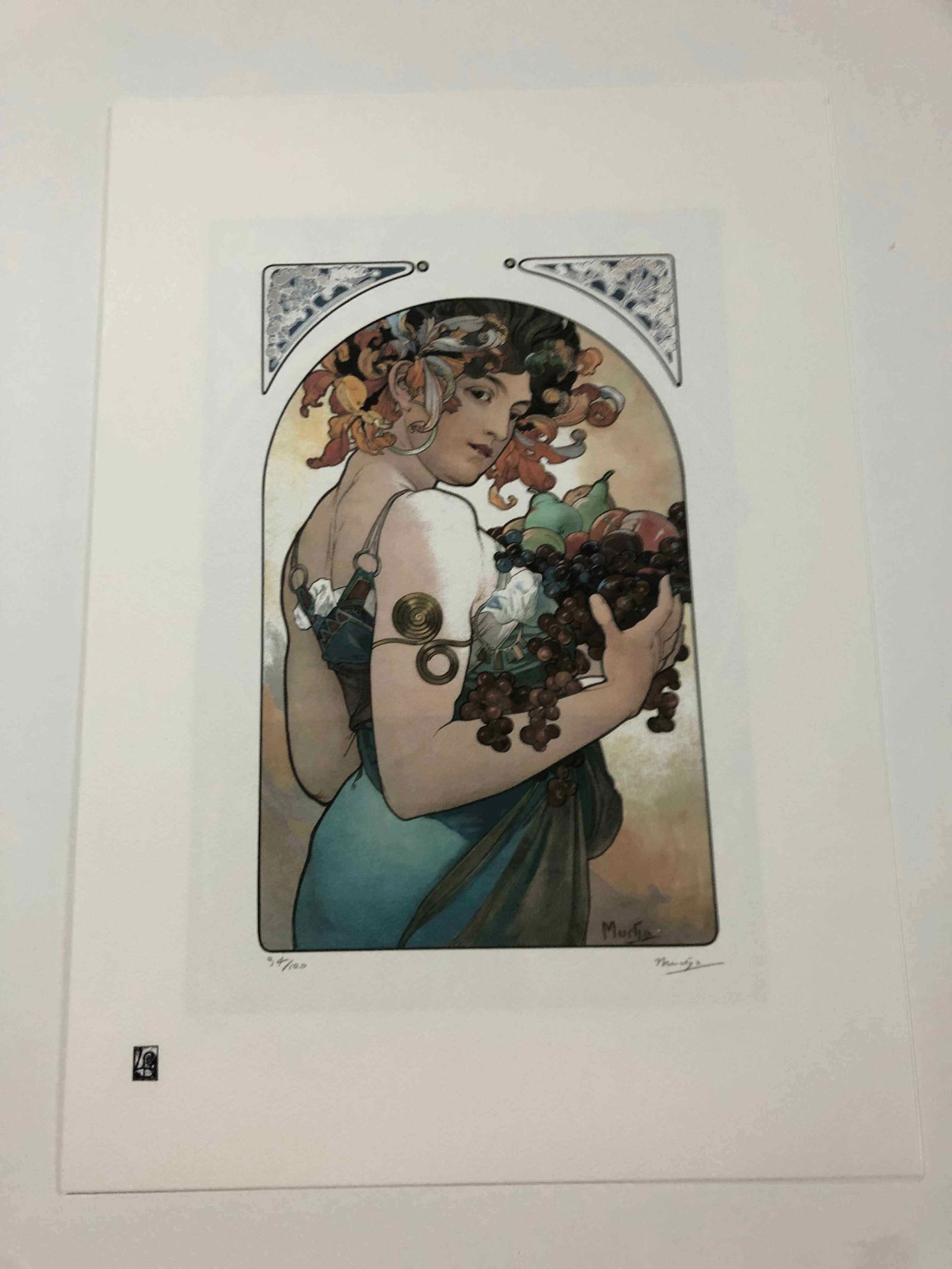 Alphonse Mucha litografia cm 50x70 con certificato: Alphonse Mucha litografia dimensione cm 50x70 timbro impresso LE PALMEcarta francesecertificato di autenticaedizione del 2010firma su lastra in stampaesemplari 100 maxla numerazione al momento della s