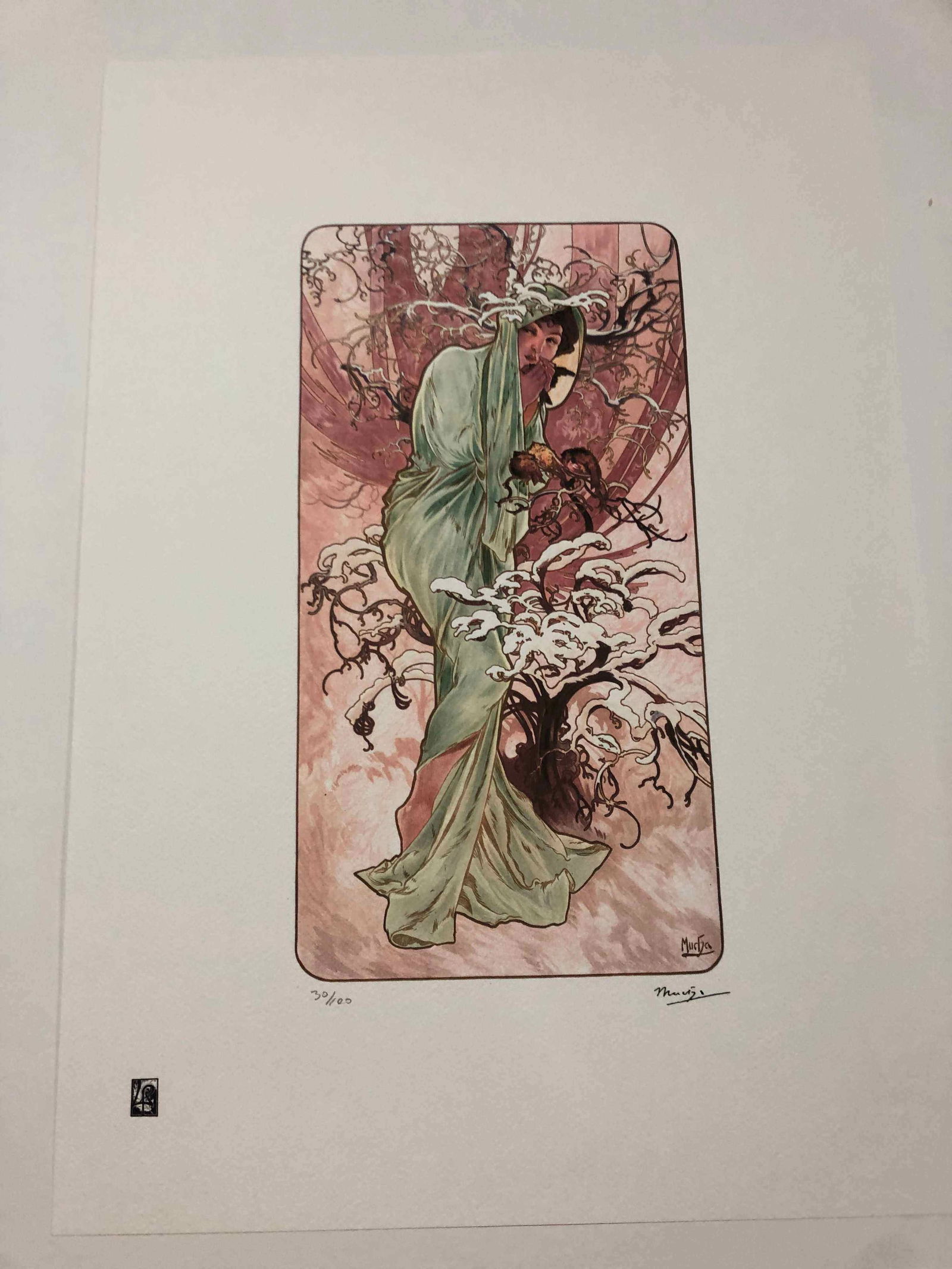 Alphonse Mucha litografia cm 50x70 con certificato: Alphonse Mucha litografia dimensione cm 50x70 timbro impresso LE PALMEcarta francesecertificato di autenticaedizione del 2010firma su lastra in stampaesemplari 100 maxla numerazione al momento della s