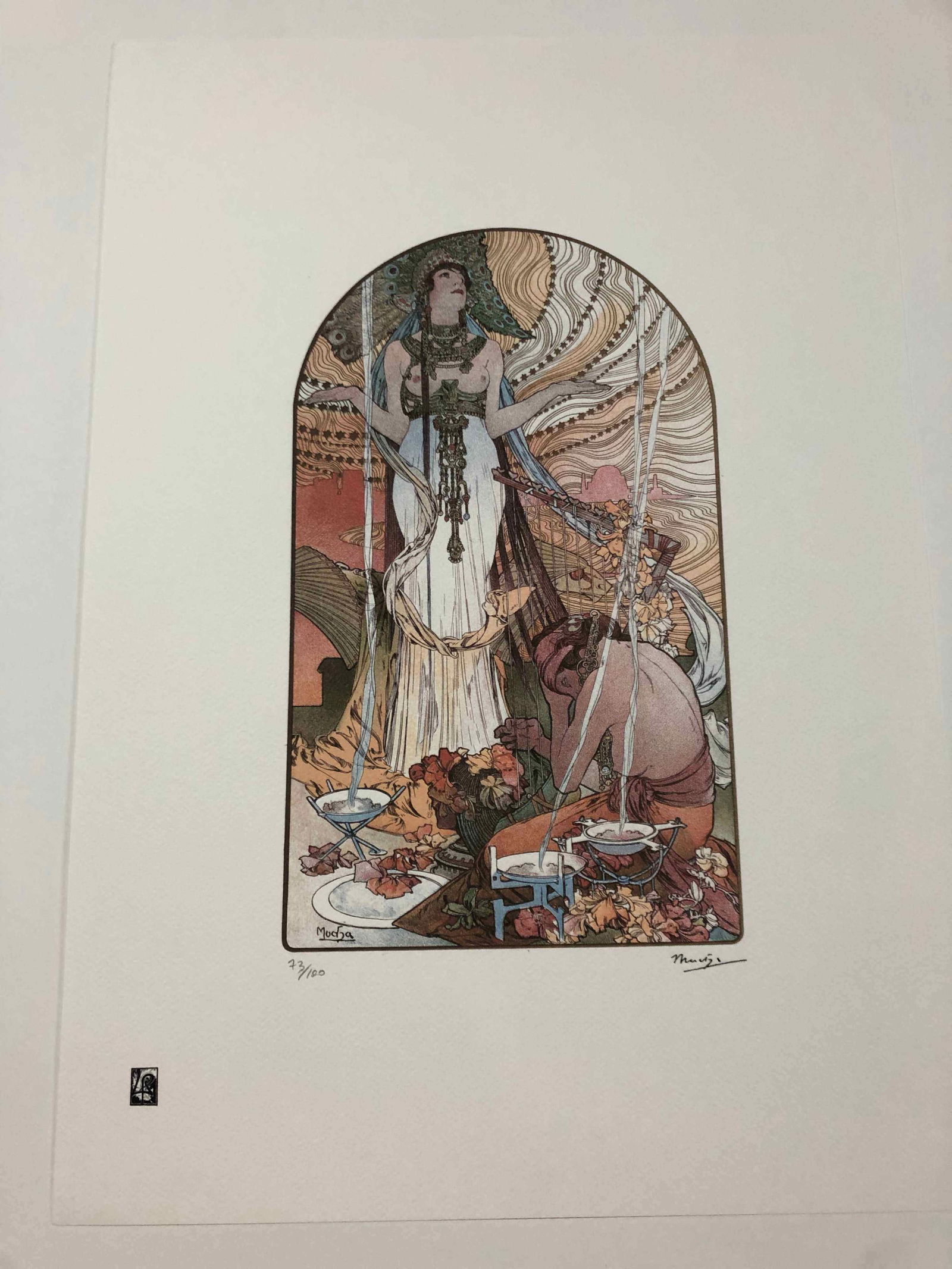 Alphonse Mucha litografia cm 50x70 con certificato: Alphonse Mucha litografia dimensione cm 50x70 timbro impresso LE PALMEcarta francesecertificato di autenticaedizione del 2010firma su lastra in stampaesemplari 100 maxla numerazione al momento della s