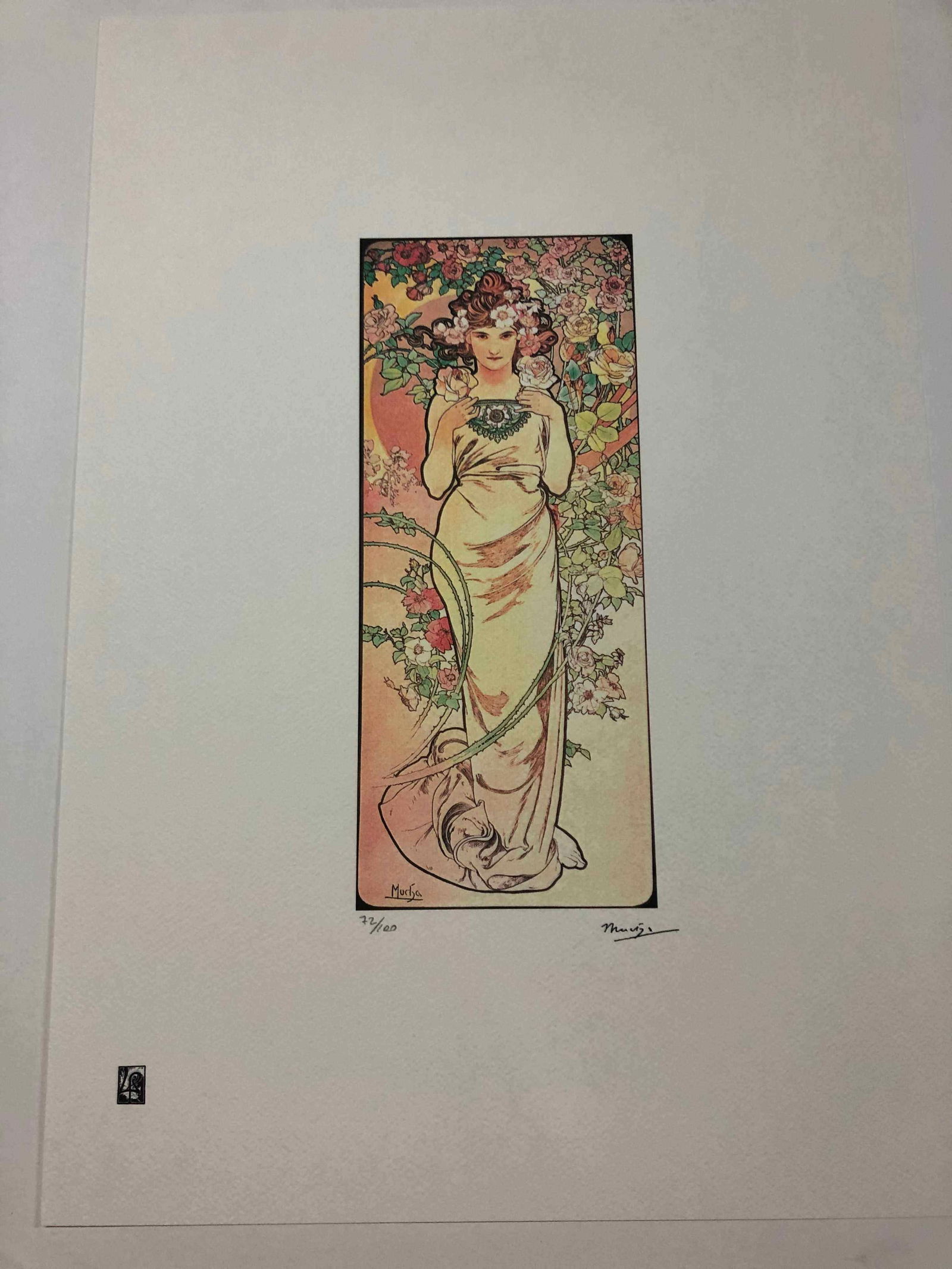Alphonse Mucha litografia cm 50x70 con certificato: Alphonse Mucha litografia dimensione cm 50x70 timbro impresso LE PALMEcarta francesecertificato di autenticaedizione del 2010firma su lastra in stampaesemplari 100 maxla numerazione al momento della s