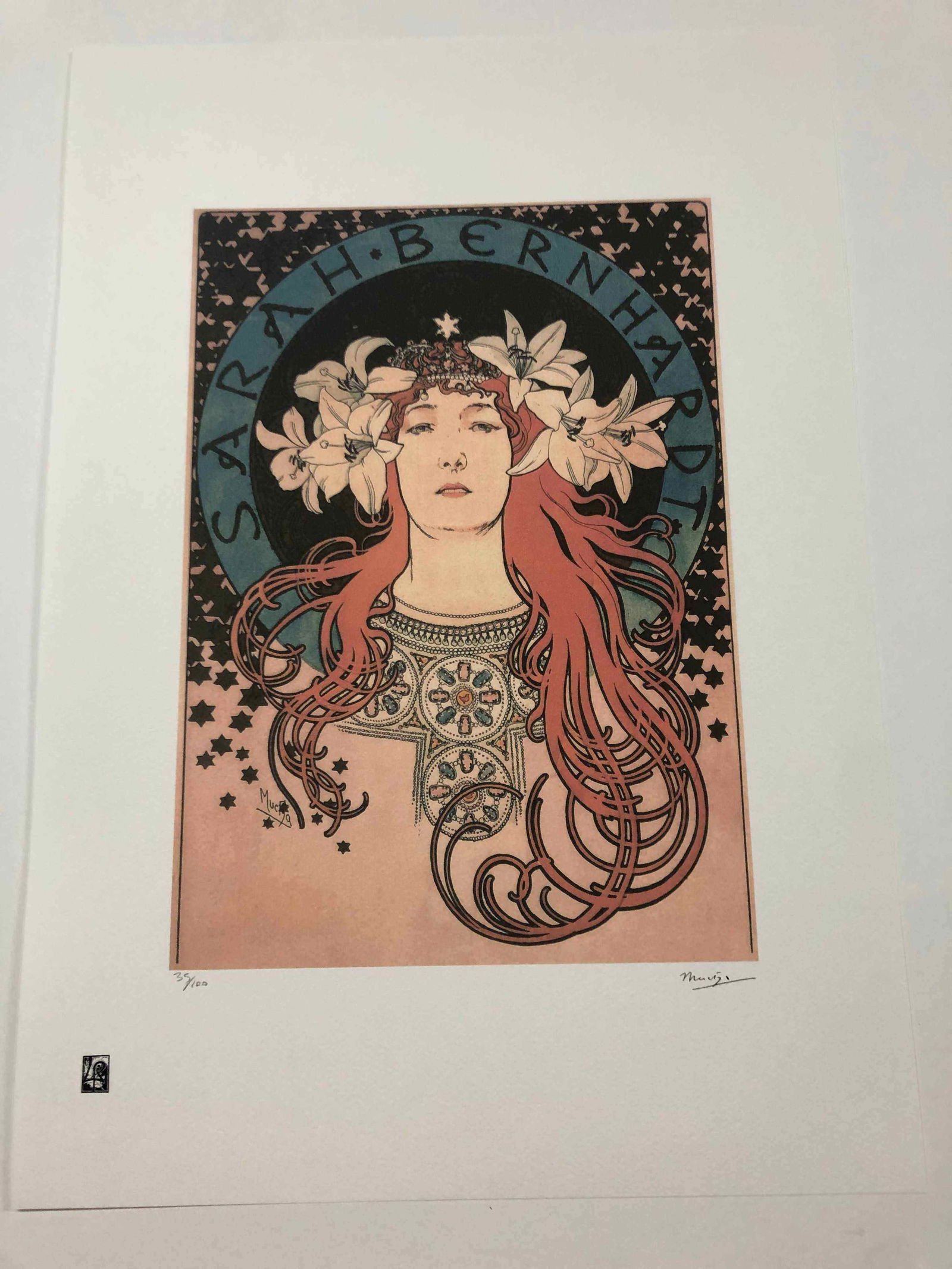 Alphonse Mucha litografia cm 50x70 con certificato: Alphonse Mucha litografia dimensione cm 50x70 timbro impresso LE PALMEcarta francesecertificato di autenticaedizione del 2010firma su lastra in stampaesemplari 100 maxla numerazione al momento della s