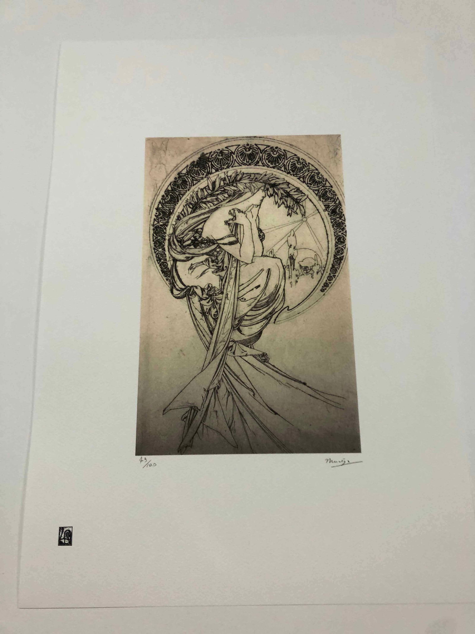 Alphonse Mucha litografia cm 50x70 con certificato: Alphonse Mucha litografia dimensione cm 50x70 timbro impresso LE PALMEcarta francesecertificato di autenticaedizione del 2010firma su lastra in stampaesemplari 100 maxla numerazione al momento della s