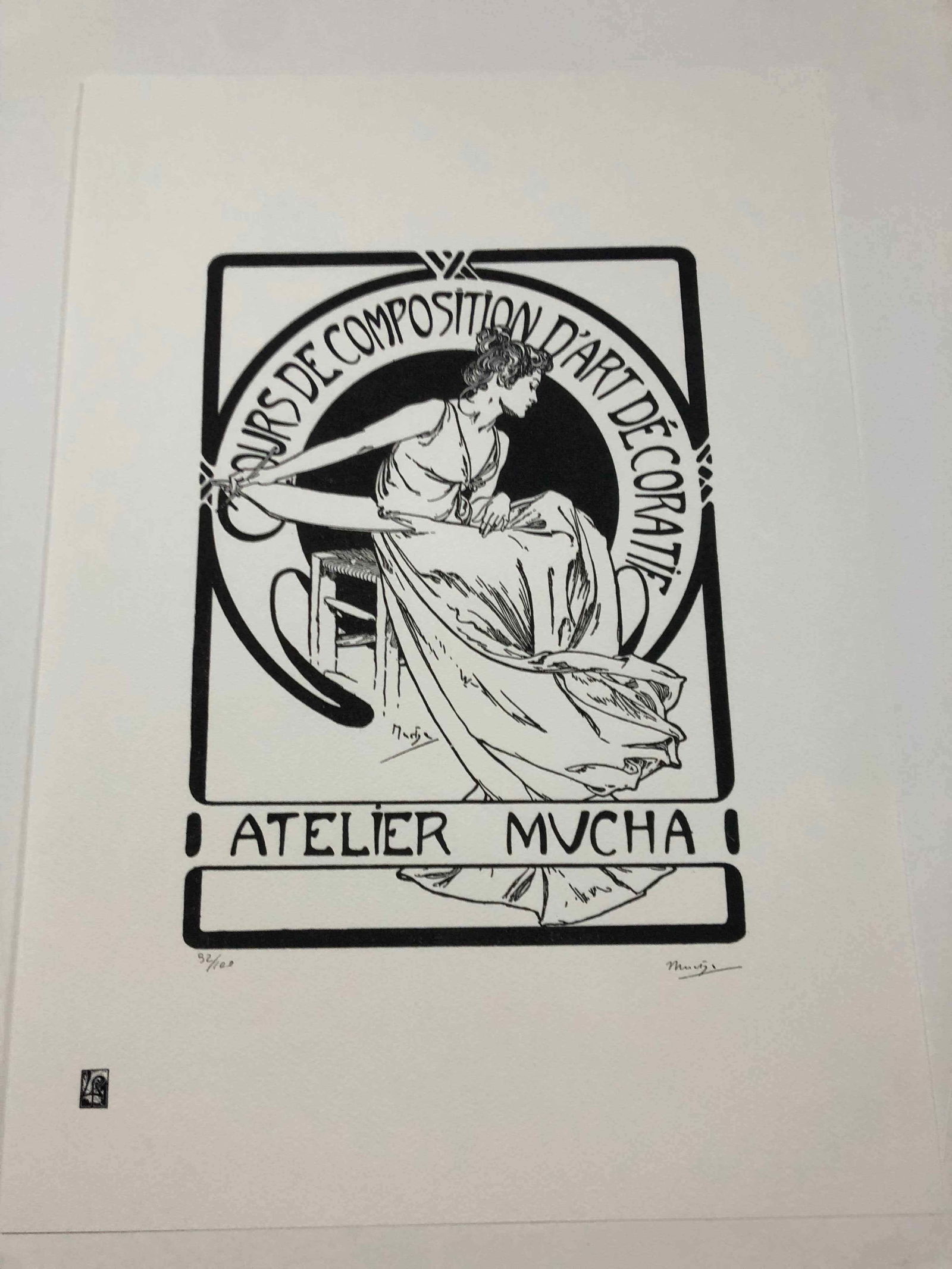 Alphonse Mucha litografia cm 50x70 con certificato: Alphonse Mucha litografia dimensione cm 50x70 timbro impresso LE PALMEcarta francesecertificato di autenticaedizione del 2010firma su lastra in stampaesemplari 100 maxla numerazione al momento della s