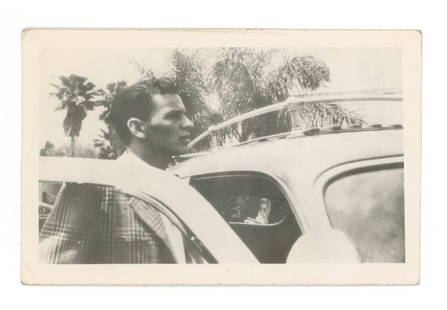 Frank Sinatra - Iconic Singer & Actor - Original Vintage 4 x 2.5" Glossy Photograph: Details: Frank Sinatra vintage&nbsp;4 x 2.5" glossy photograph. Slight age wear, but overall in good condition. Francis Albert Sinatra (December 12, 1915 &#8211; May 14, 1998) was an American singer a