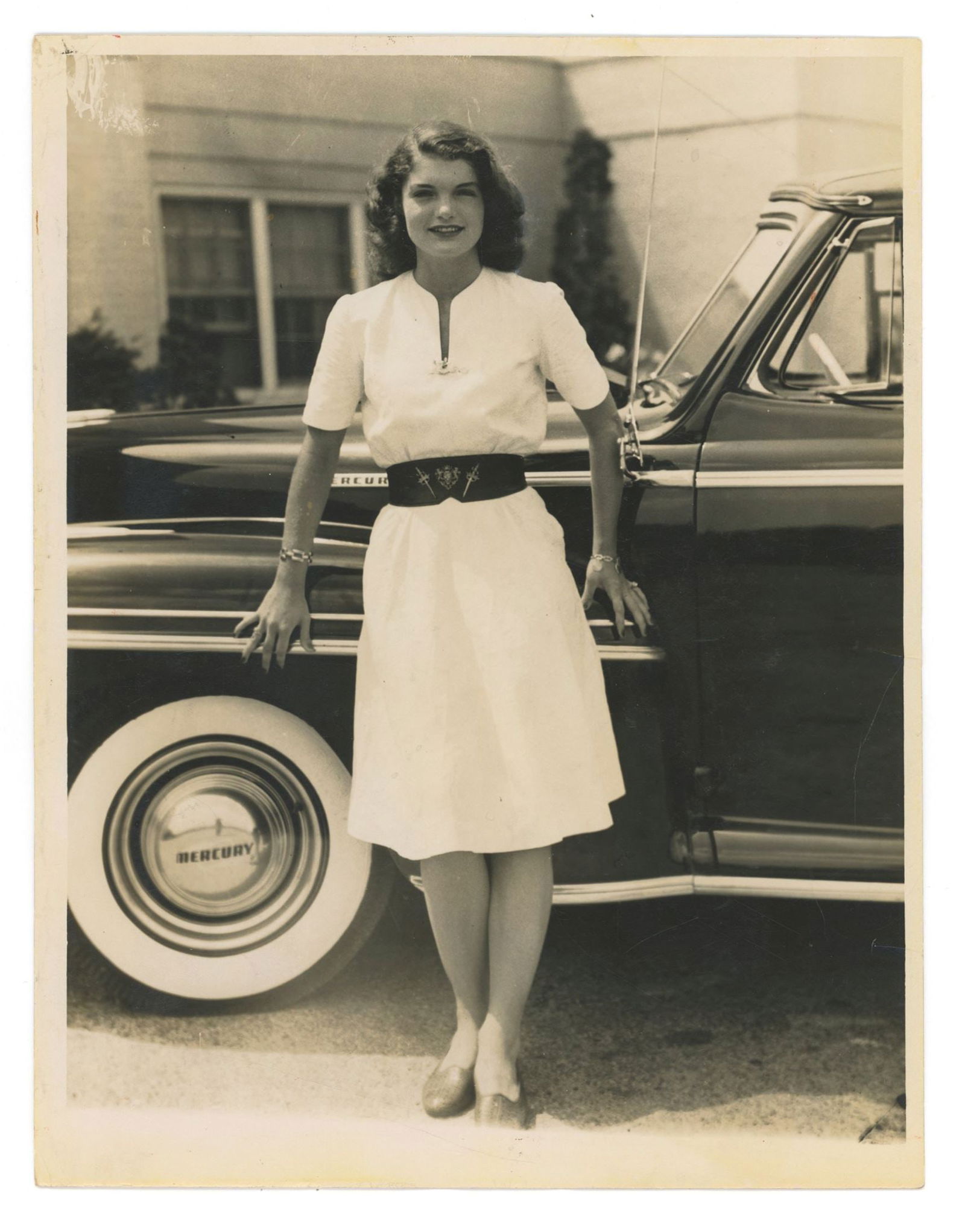 Jacqueline Kennedy – Debutante Portrait – 6.5 x 8.5” Original Press Photo –  (1 of 2)