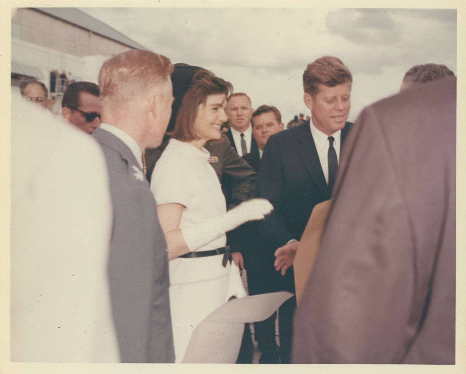 John F. Kennedy & Jacqueline Kennedy – 10 x 8 Photo The Day Before Assassination  – Nov. (1 of 2)