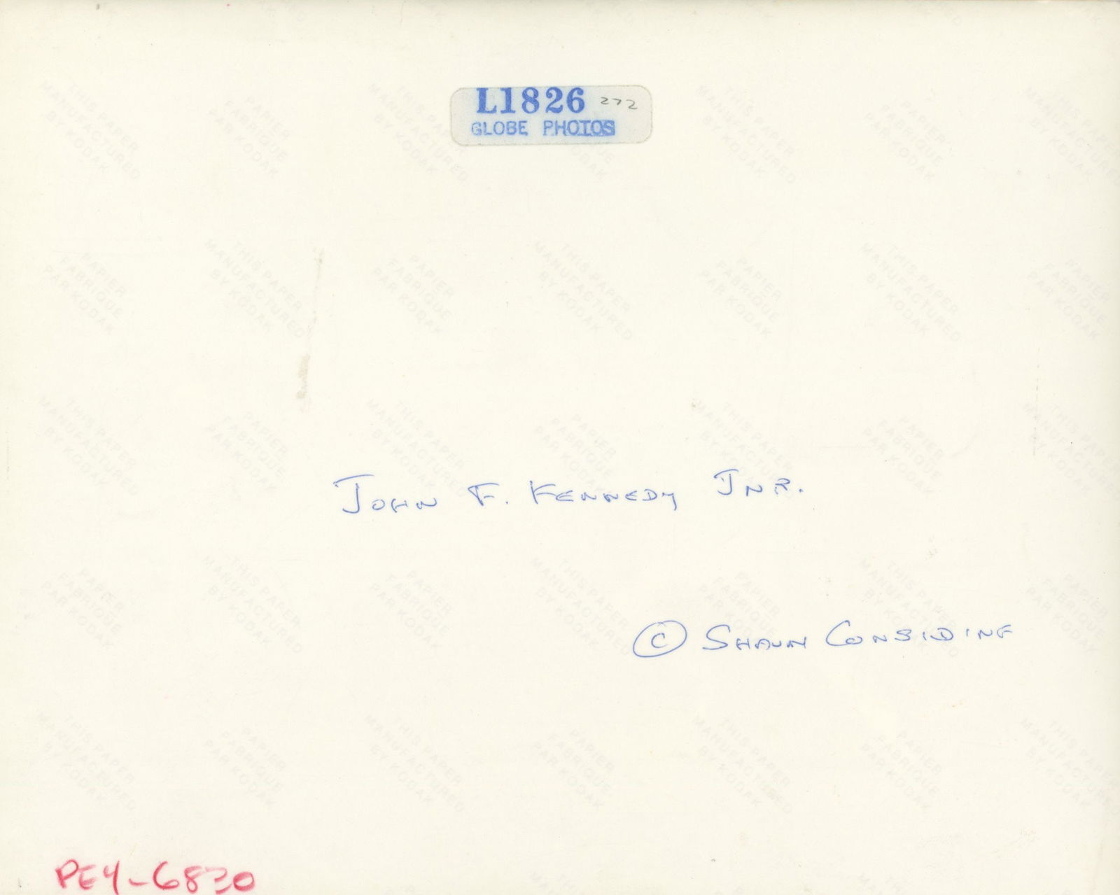 John F. Kennedy Jr. – Original Globe Photos Candid Photograph – 10 x 8" - 2