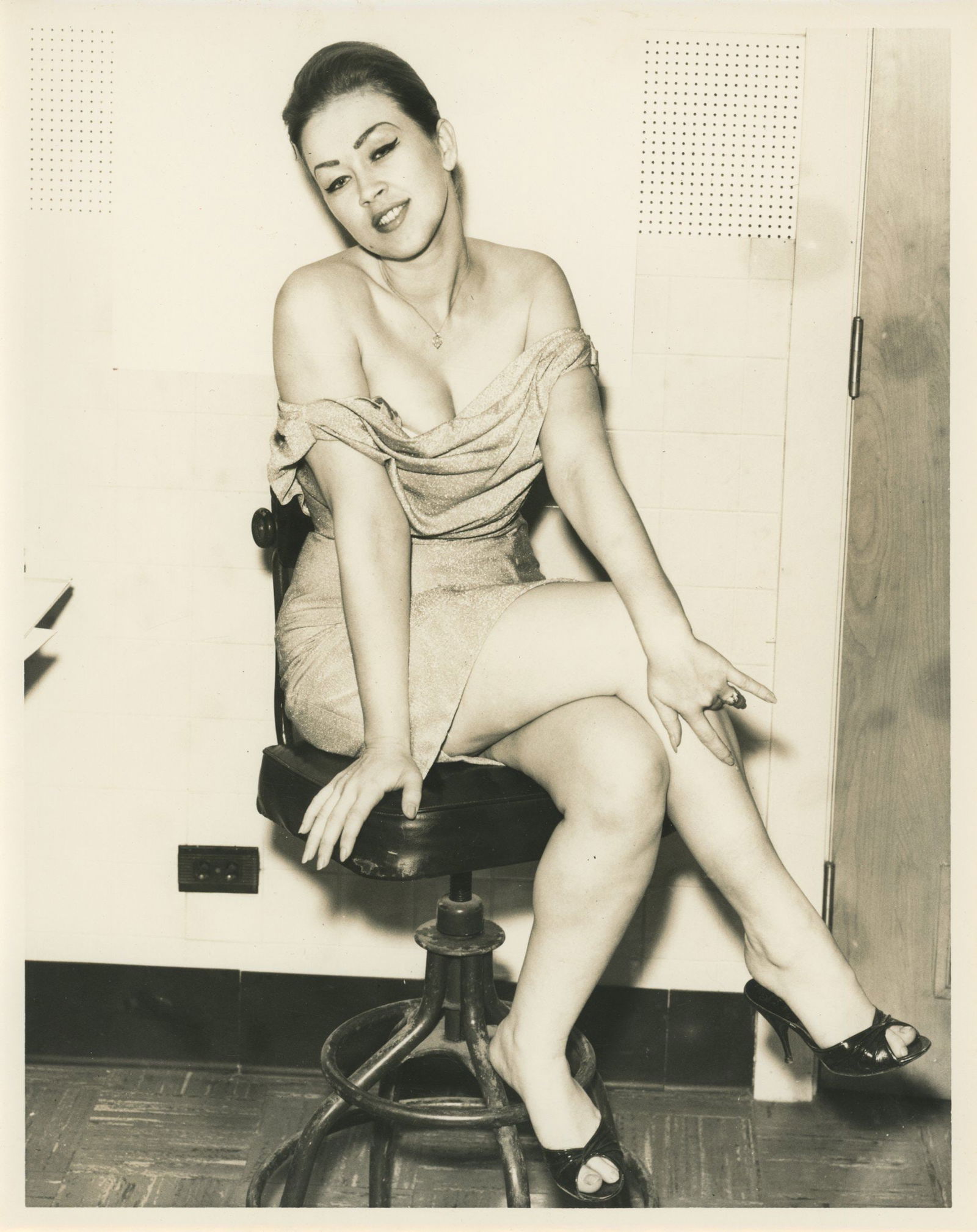 Tammi True (Nancy Powell) – Jack Ruby Carousel Club Dancer – Archive of 6 Original 8 x 1 - 3