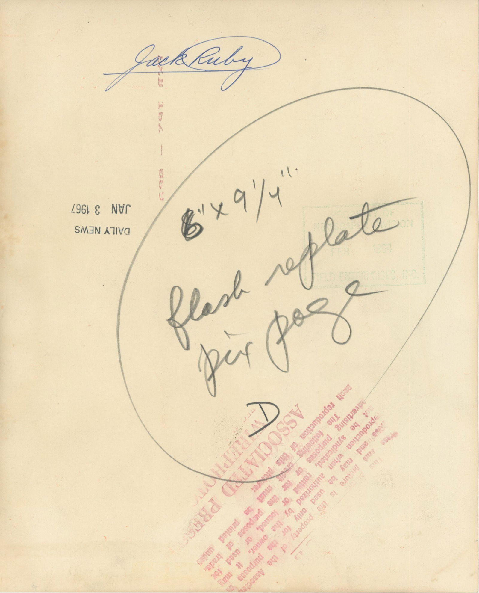 Jack Ruby – Original 1964 AP Press Photo Surrounded by Newsmen at Dallas Hearing – 8 x 1 - 2