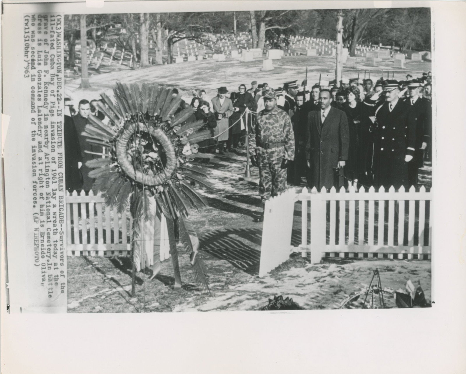 John F. Kennedy – Cuban Brigade Tribute Arlington – Original 10 x 8 Press Photo –  (1 of 2)