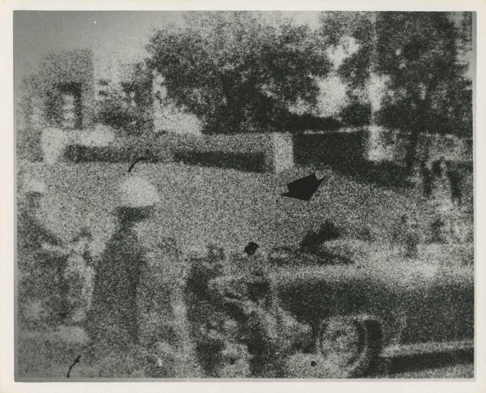 John F. Kennedy – Assassination Day Scene – Scarce Original 10 x 8 Press Photograph R (1 of 2)