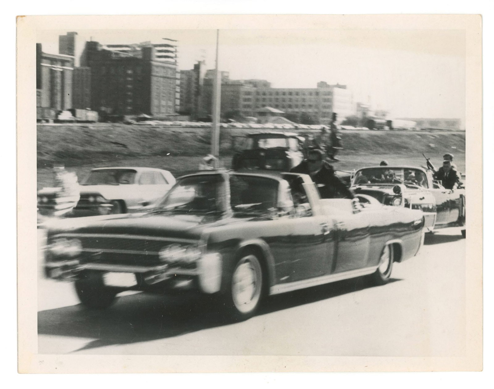 John F. Kennedy – Assassination Day Motorcade – Original Press Photograph – Dallas (1 of 3)
