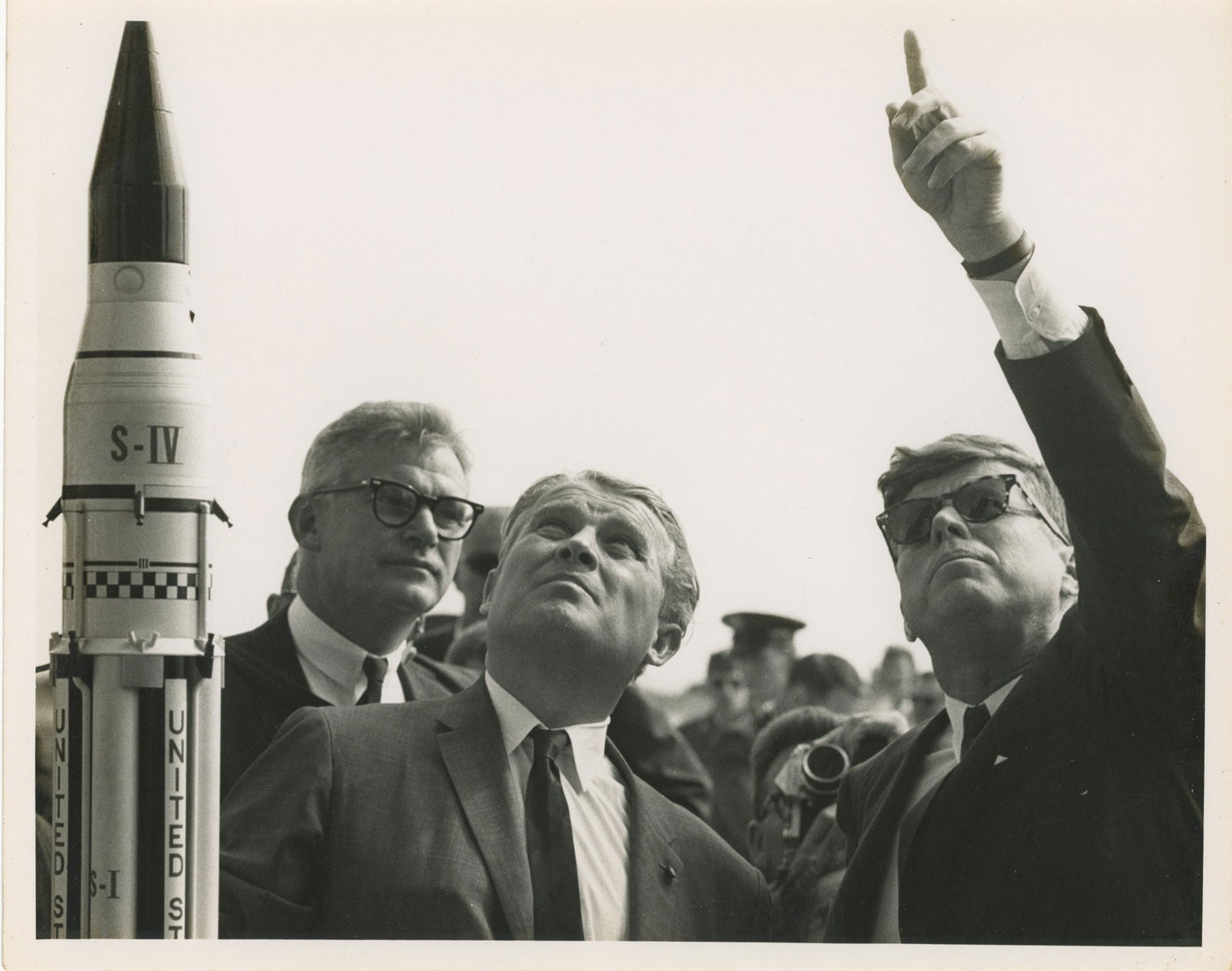 John F. Kennedy & Wernher von Braun – Cape Canaveral Visit – Original 10 x 8 Silver Gela (1 of 2)