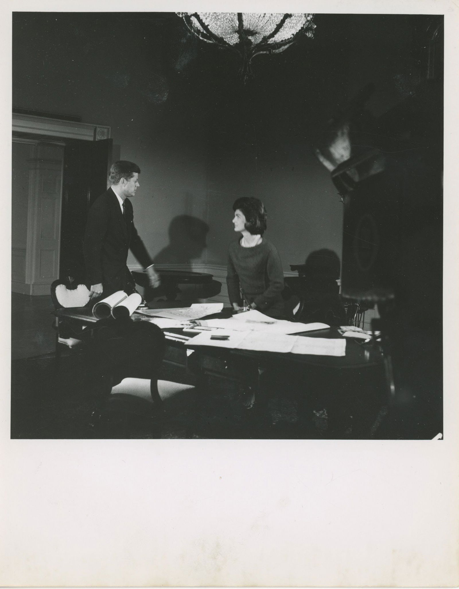 JFK & Jackie "A Tour of the White House with Mrs. John F. Kennedy" 7 x 9" Original Press Photo (1 of 2)