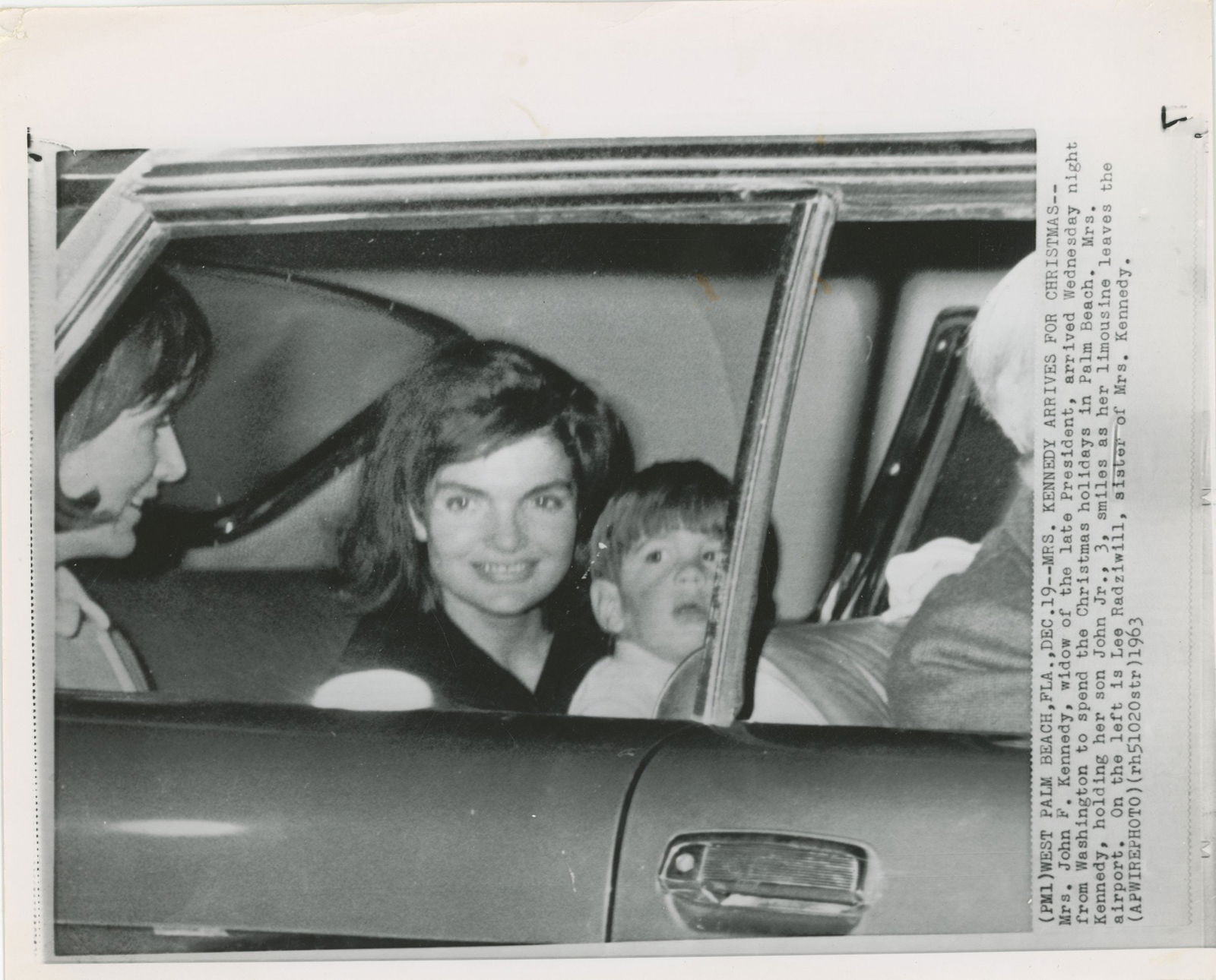 Jacqueline Kennedy & John Kennedy Jr. – Palm Beach Arrival – Original Press Photograph & (1 of 1)
