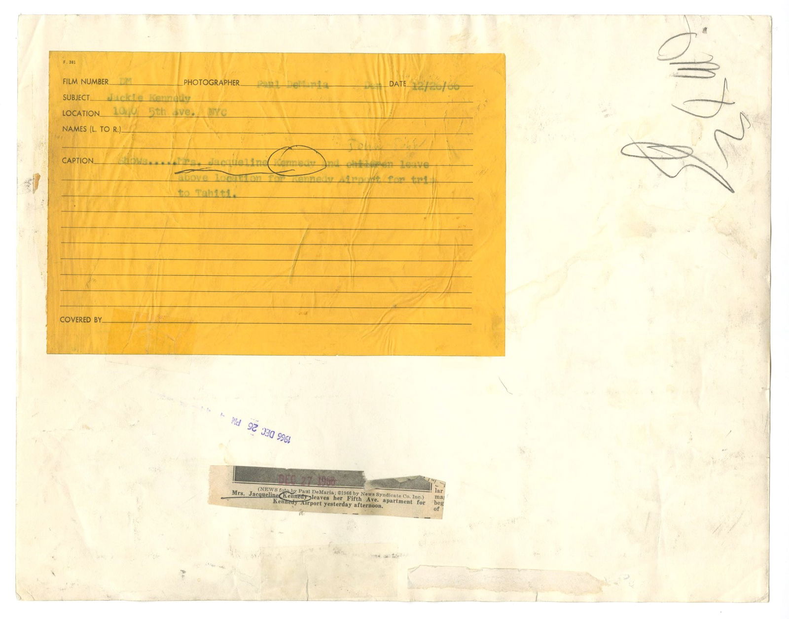 Jacqueline Kennedy & John F. Kennedy Jr. – Oversized Press Photograph – New York City St - 2