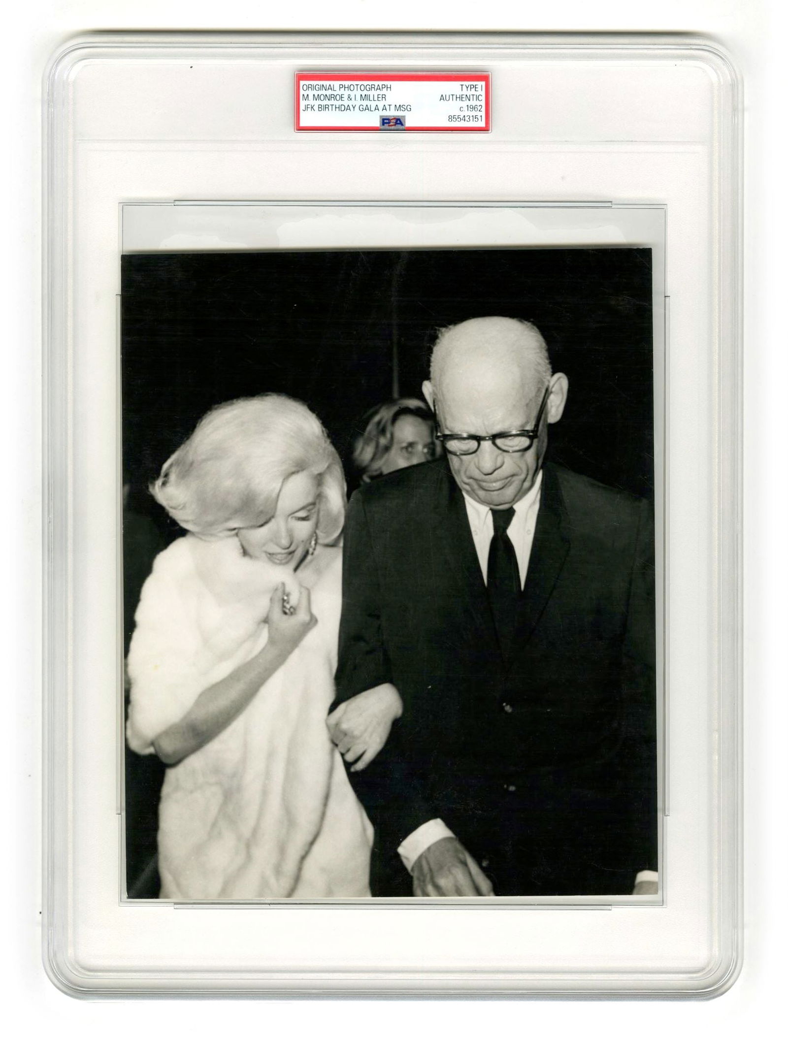 Marilyn Monroe – JFK Birthday “Happy Birthday Mr. President” – MSG 1962 Type: Details: Marilyn Monroe original vintage gelatin silver press photograph measuring approximately 9 × 8.5 inches, depicting Monroe arriving at Madison Square Garden on May 19, 1962, to perform