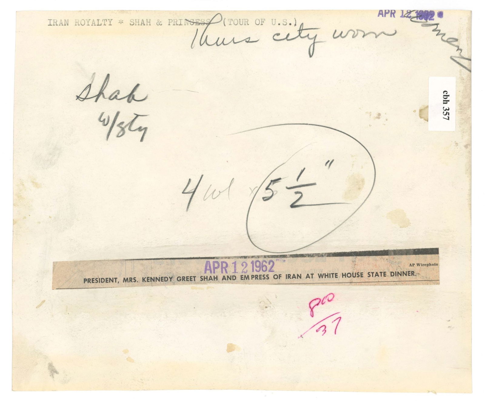 John F. Kennedy & Jacqueline Kennedy – Original 1962 White House State Dinner Photograph ̵ - 2