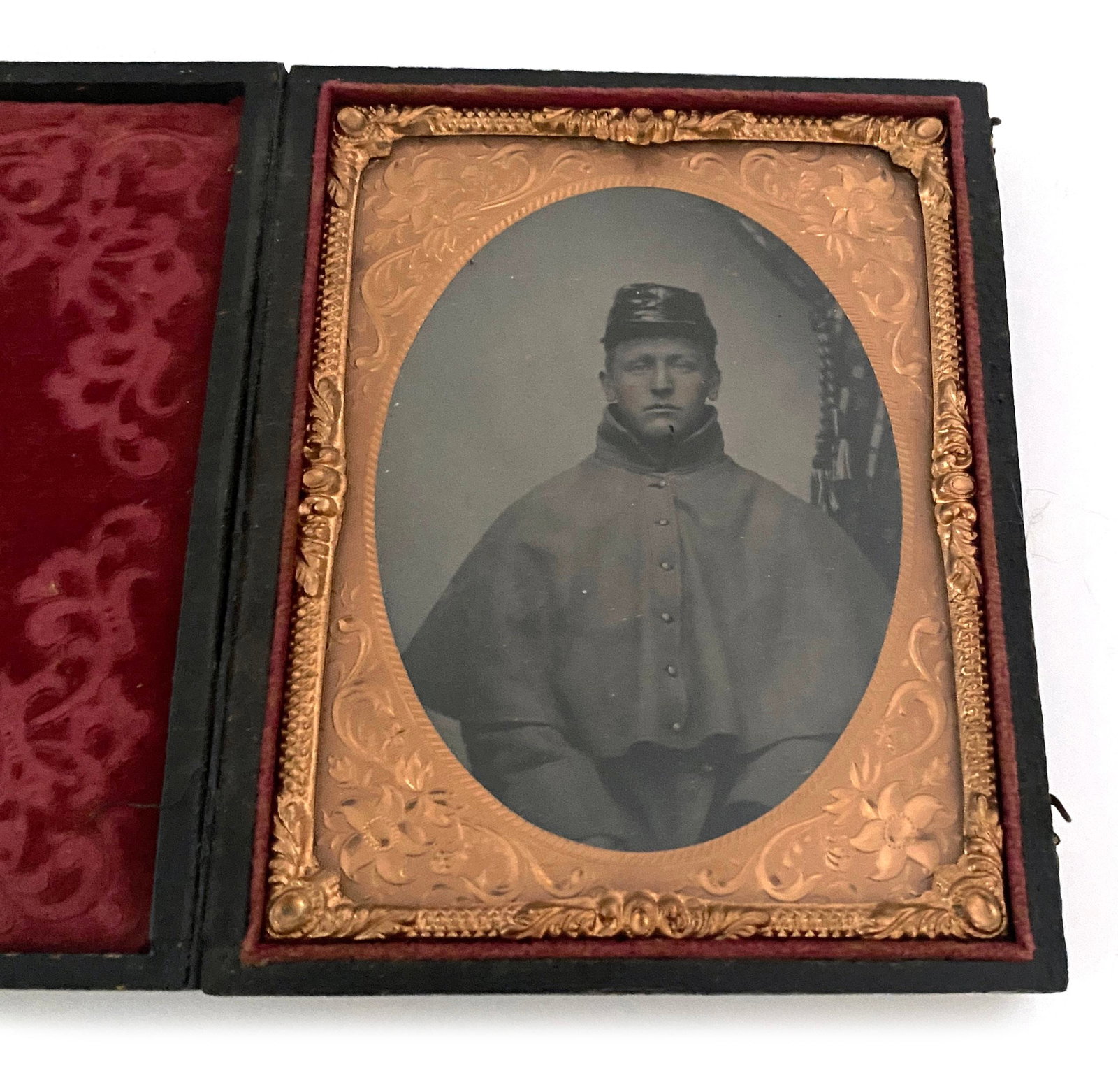 Civil War Soldier – Quarter Plate Ambrotype – Union Infantry Portrait in Full Case - 2