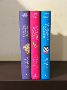 Joanne Fluke SIGNED First Editions