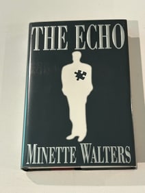 The Echo by Minette Walters SIGNED First Edition