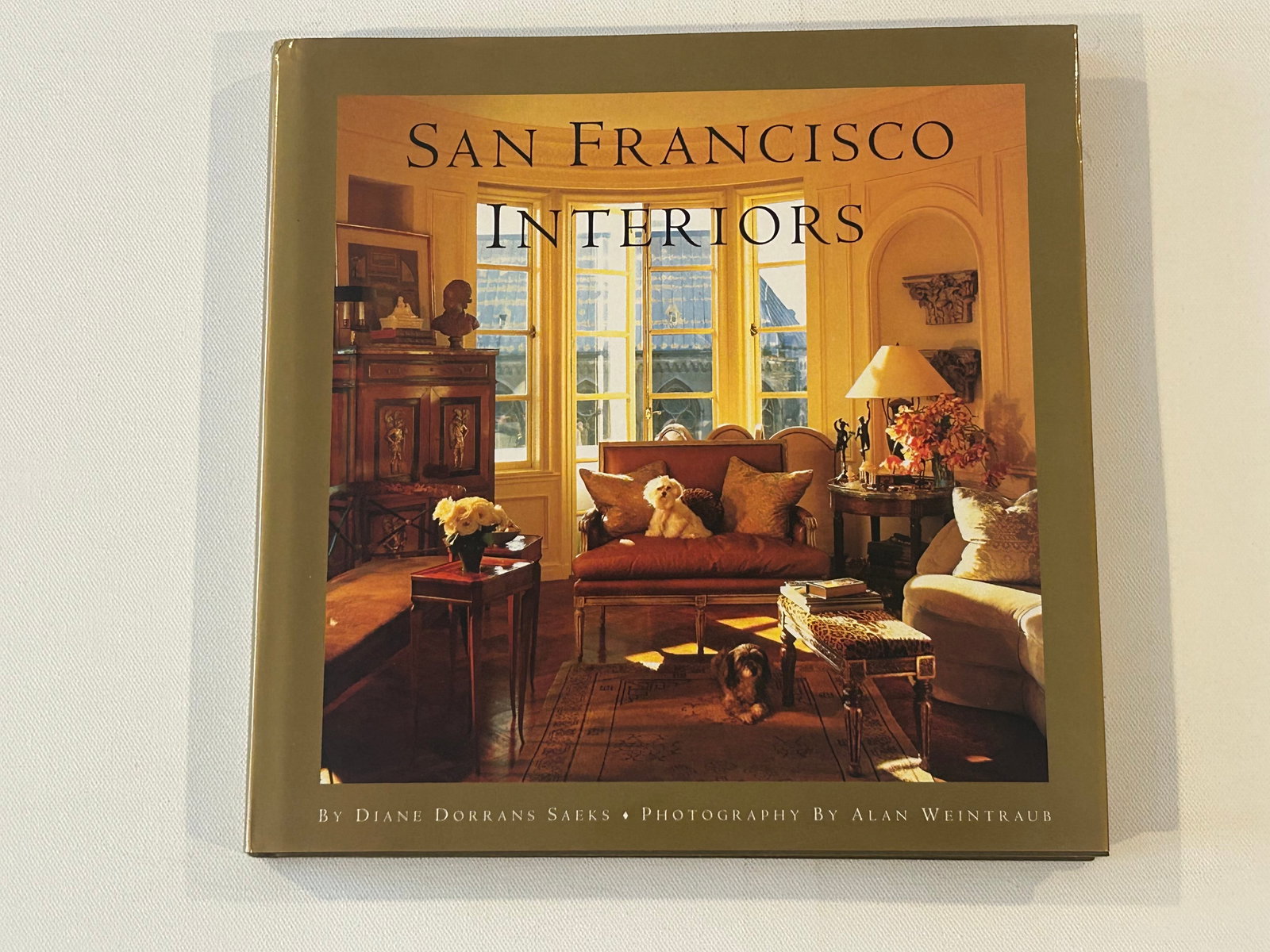 San Francisco Interiors By Diane Dorrans SIGNED & Inscribed First Edition: San Francisco Interiors By Diane Dorrans SIGNED & Inscribed First Edition Published by Chronicle Books, San Francisco, 1995. Dimensions: 15" x 15" x 3"