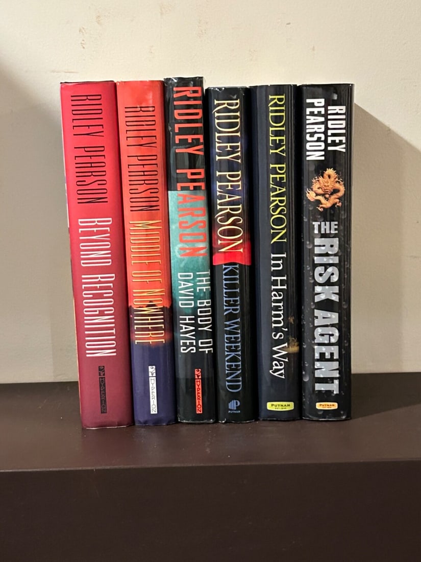 Ridley Pearson SIGNED First Editions: Ridley Pearson SIGNED First Editions published by G. P. Putnam's Sons & Hyperion, New York:Beyond Recognition, Middle of Nowhere, The Body Of David Hayes, Killer Weekend, In Harm's Way, The Risk Agent