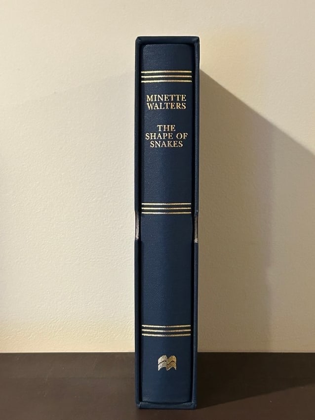 The Shape Of Snakes by Minette Walters SIGNED Limited Numbered Edition: The Shape Of Snakes by Minette Walters SIGNED Limited Numbered Edition #552/600 Published by Macmillan, London, 2000.. In Slipcase. Dimensions: 11" x 9" x 3
