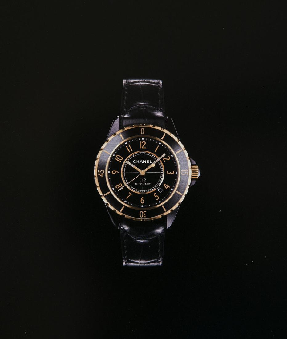[HORLOGERIE] CHANEL - lot de 12 catalogues.: [HORLOGERIE] CHANEL - lot de 12 catalogues. - J 12 Marine. 2010. In-4, reliure d'édition simili daim noir. Avec un cd. - Audace et expertise. (2011). In-4, broché. Avec un cd. - J 12. - Les 