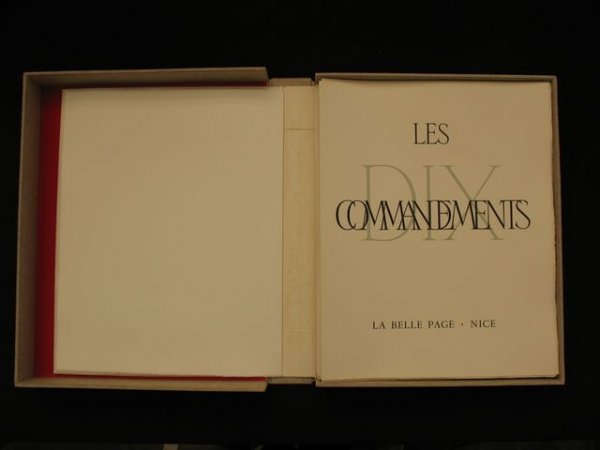 Les Dix Commandements. Onze gravures au burin de M: Les Dix Commandements. Onze gravures au burin de Marc DAUTRY. Nice, La Belle Page, 1964. In-folio, en feuilles, couverture crème à rabats, sous étui d'édition. Ouvrage tiré à 211 exemplaires num