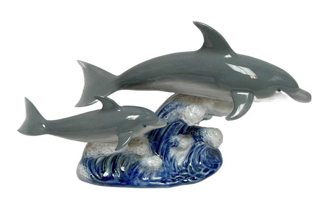 LLDARO - Porcelain "Dolphins - The Swimmimg Lesson" (1 of 2)