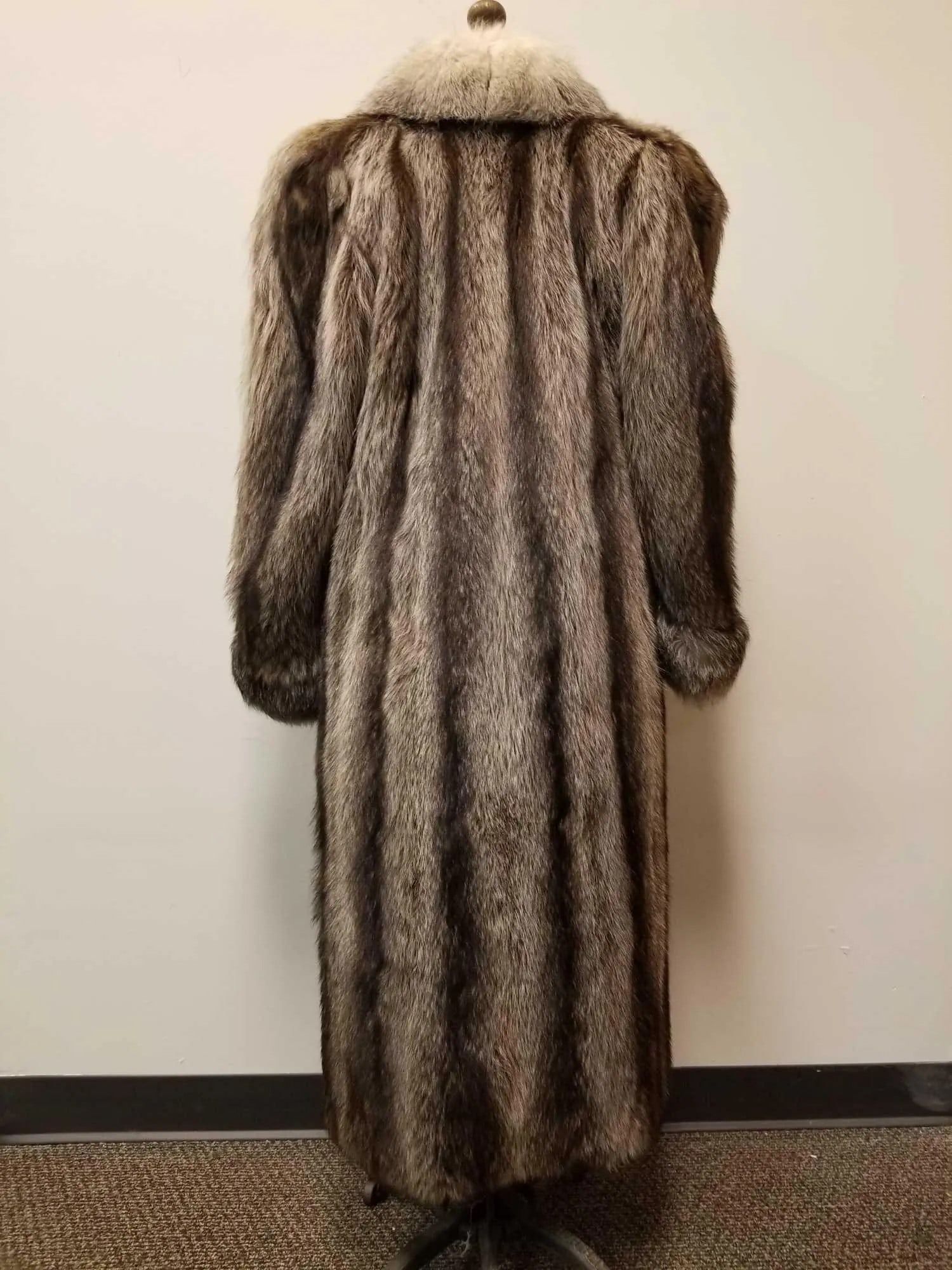 Canadian Fox Fur - Diamond Distinctive Design Fur Coat - 3