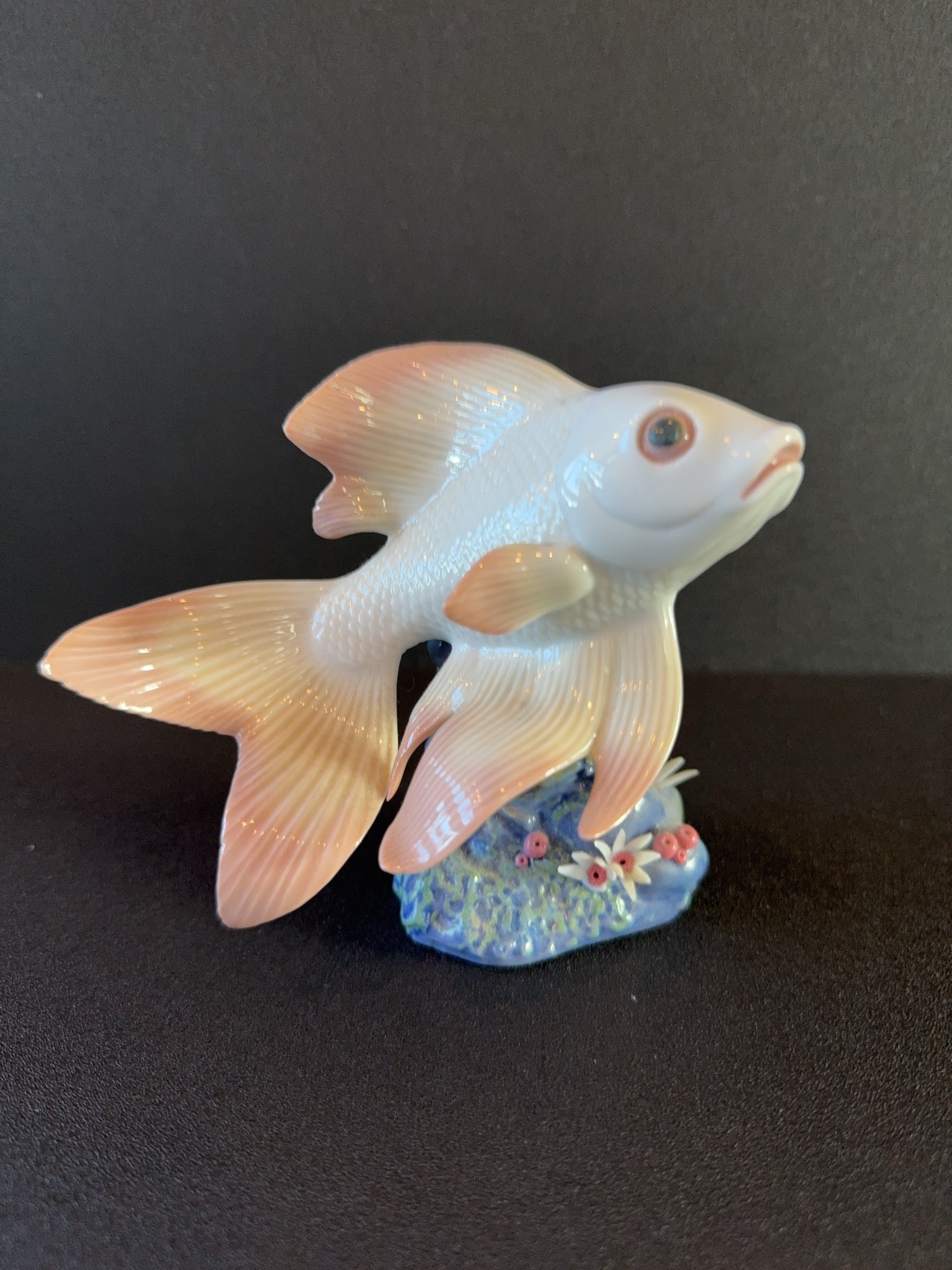 Lladro "Underwater Calm" Porcelain Fish Figurine on Coral (1 of 12)