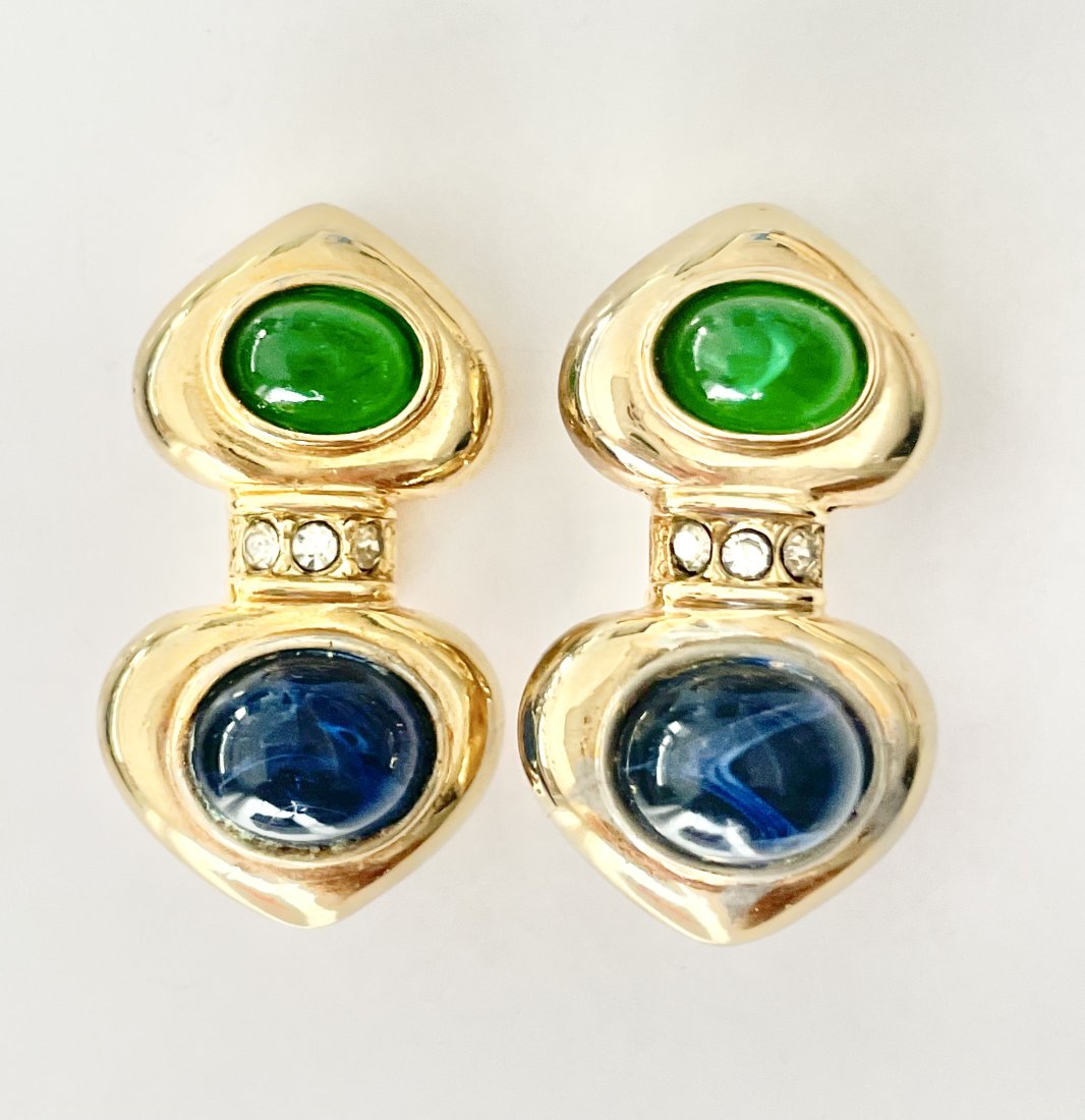 Vintage Long Royal Pearls Necklace. (1 of 4)